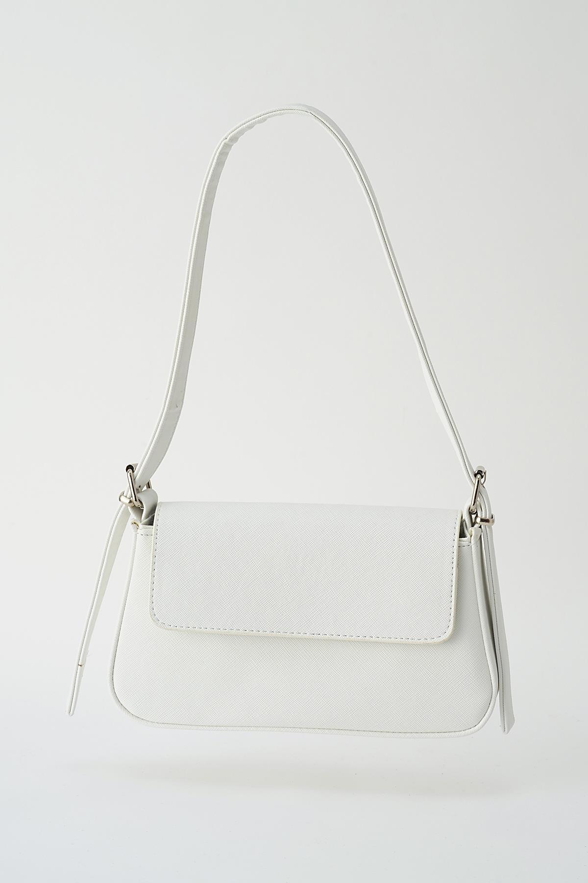 3005 Kapak Detay Omuz Çantası Beyaz 