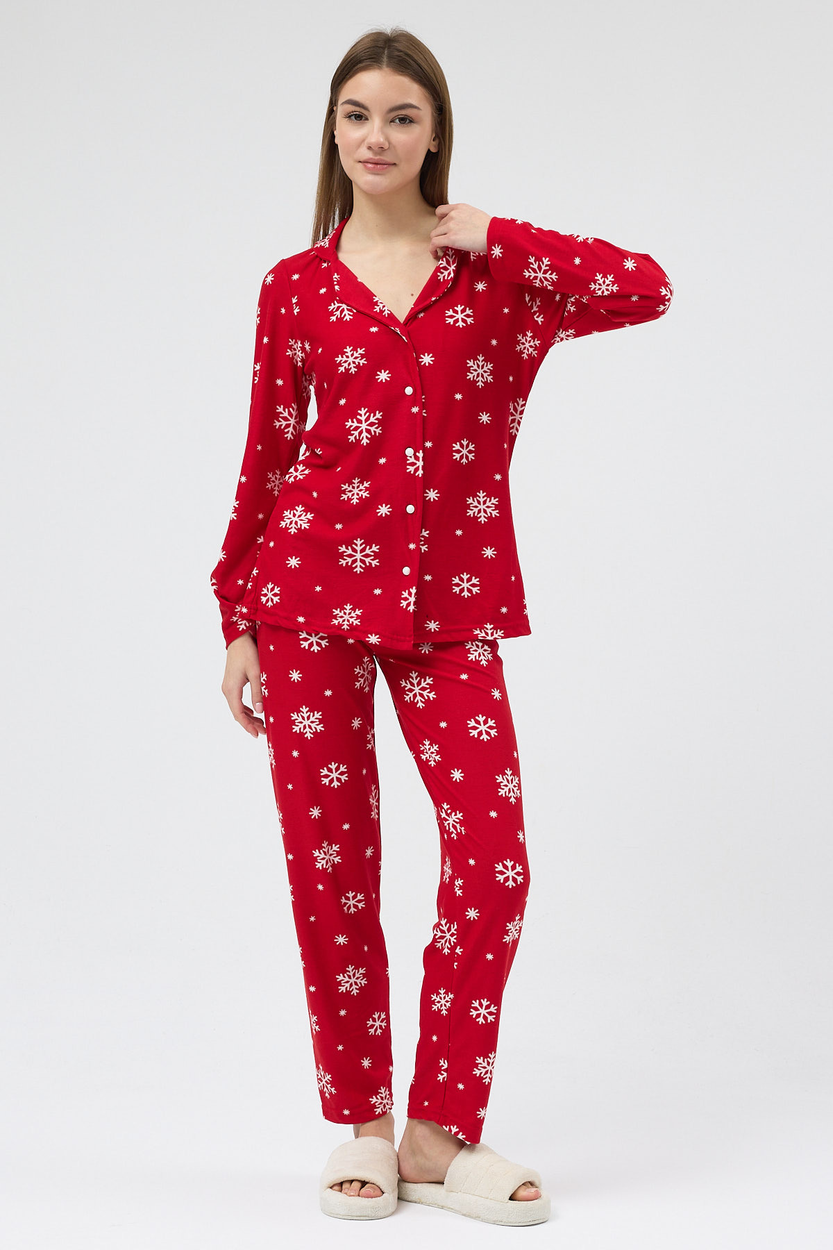 Kırmızı Kar Tanesi Desenli Düğmeli Kadın Pijama Takımı 3005 - RAYS