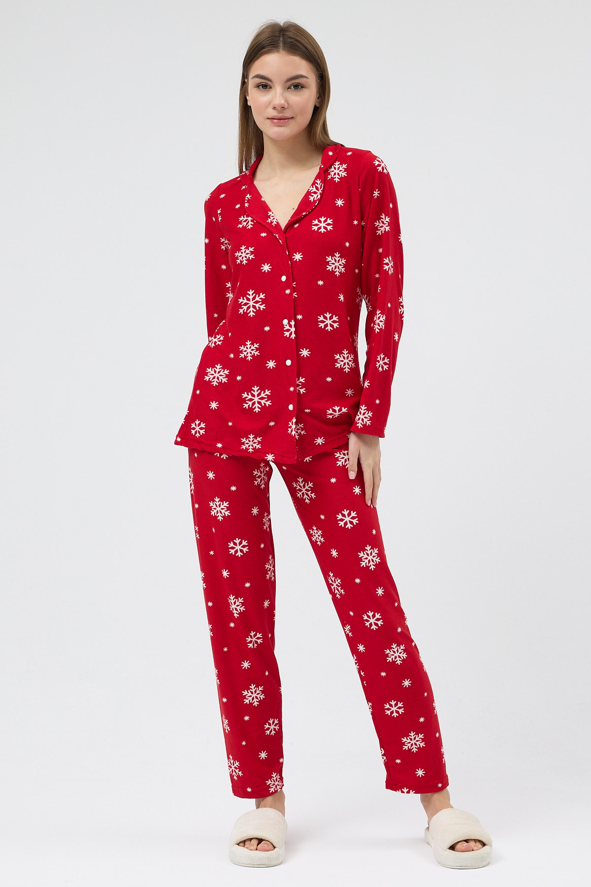 Kırmızı Kar Tanesi Desenli Düğmeli Kadın Pijama Takımı 3005 - 3