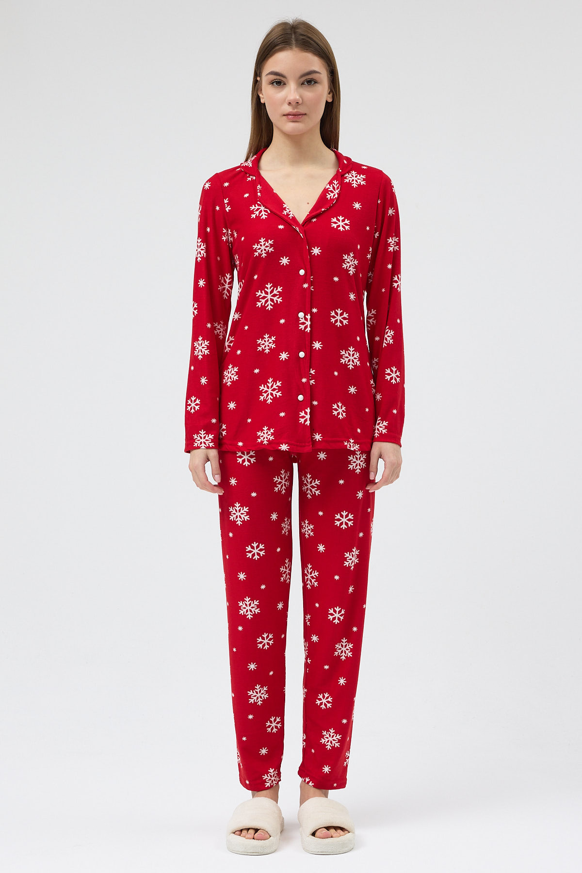 Kırmızı Kar Tanesi Desenli Düğmeli Kadın Pijama Takımı 3005 - 2