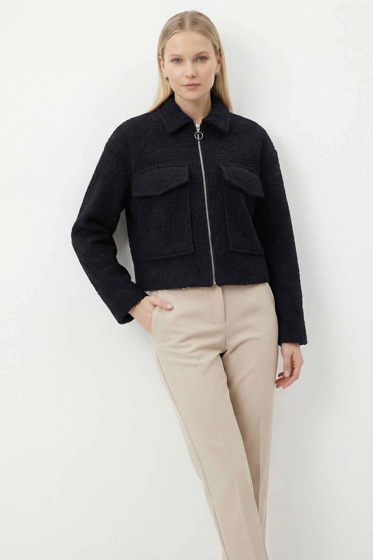 3012A Fermuarlı Kısa Cepli Spor Ceket Siyah 