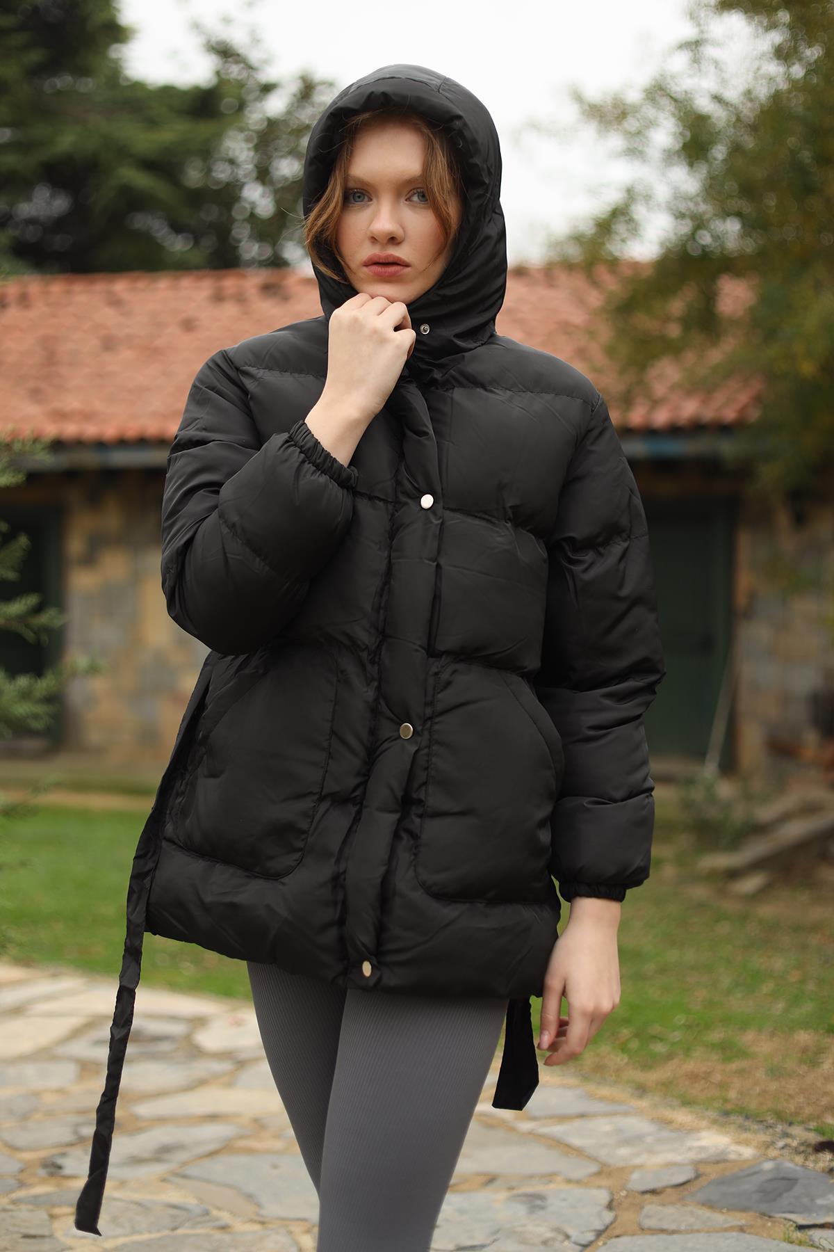 Siyah Beli Bağlamalı Şişme Mont 3015 