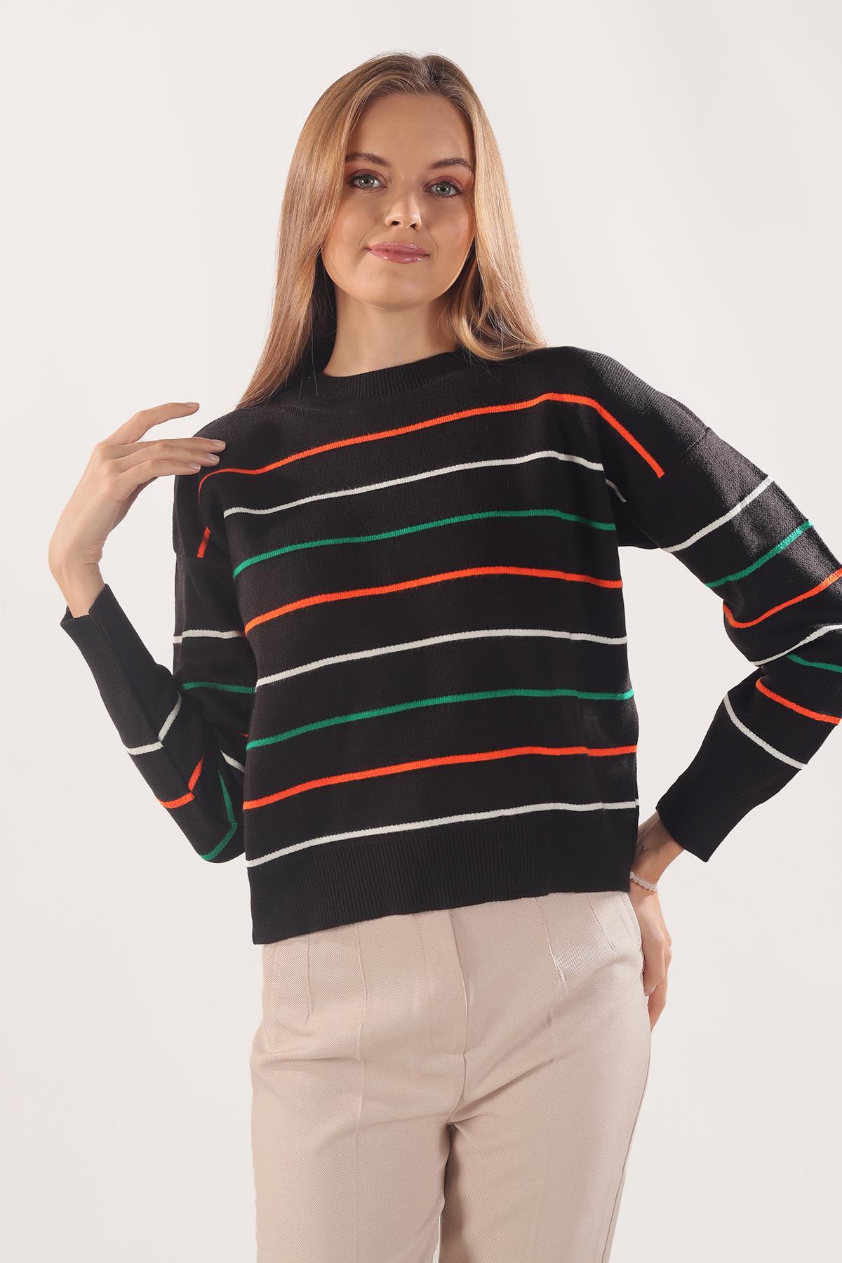 Siyah Renkli Çizgili Kazak 3024 - 2