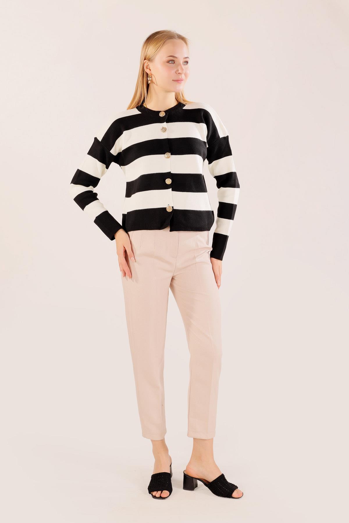 Siyah Düğmeli Çizgili Hırka 3025 - 2