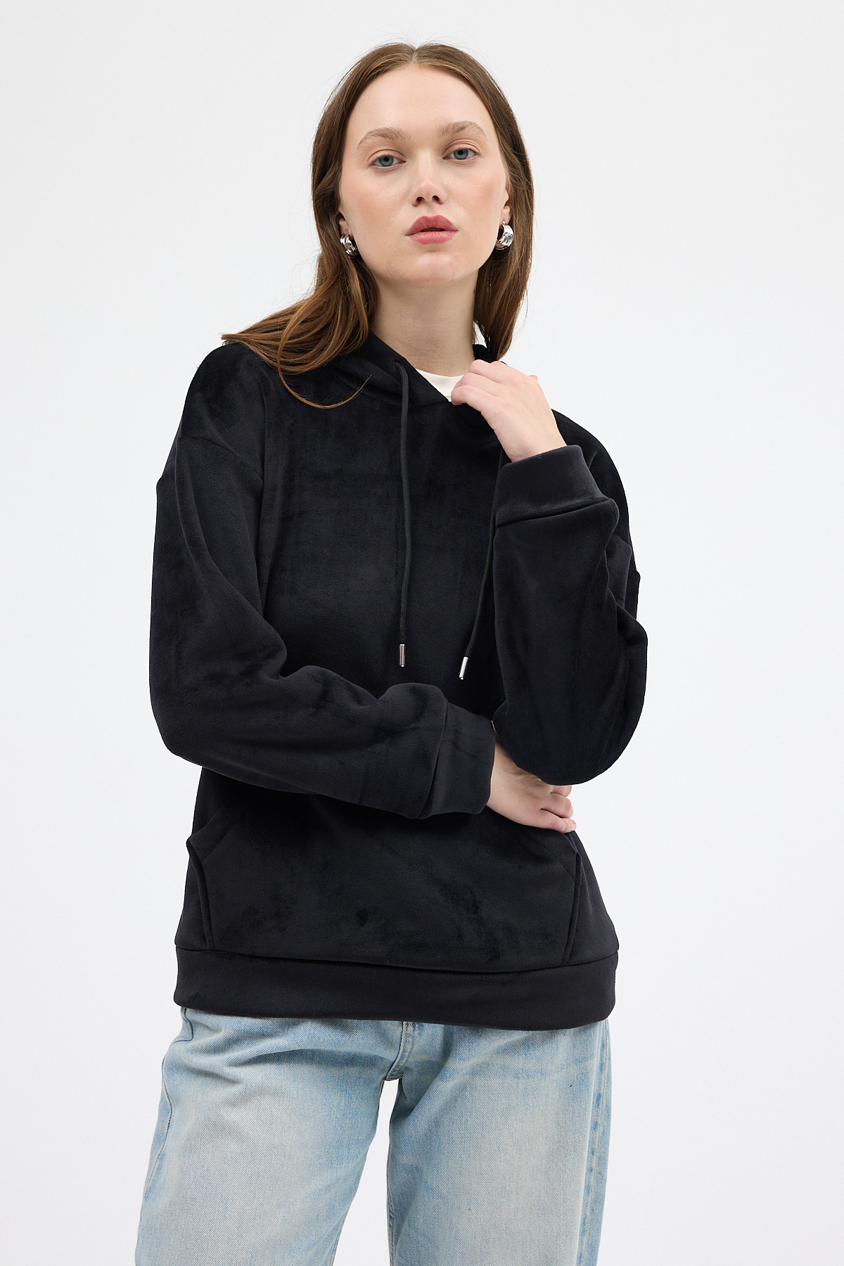 Siyah Kadın Peluş Kanguru Cepli Kapüşonlu Sweatshirt 3061A - 1