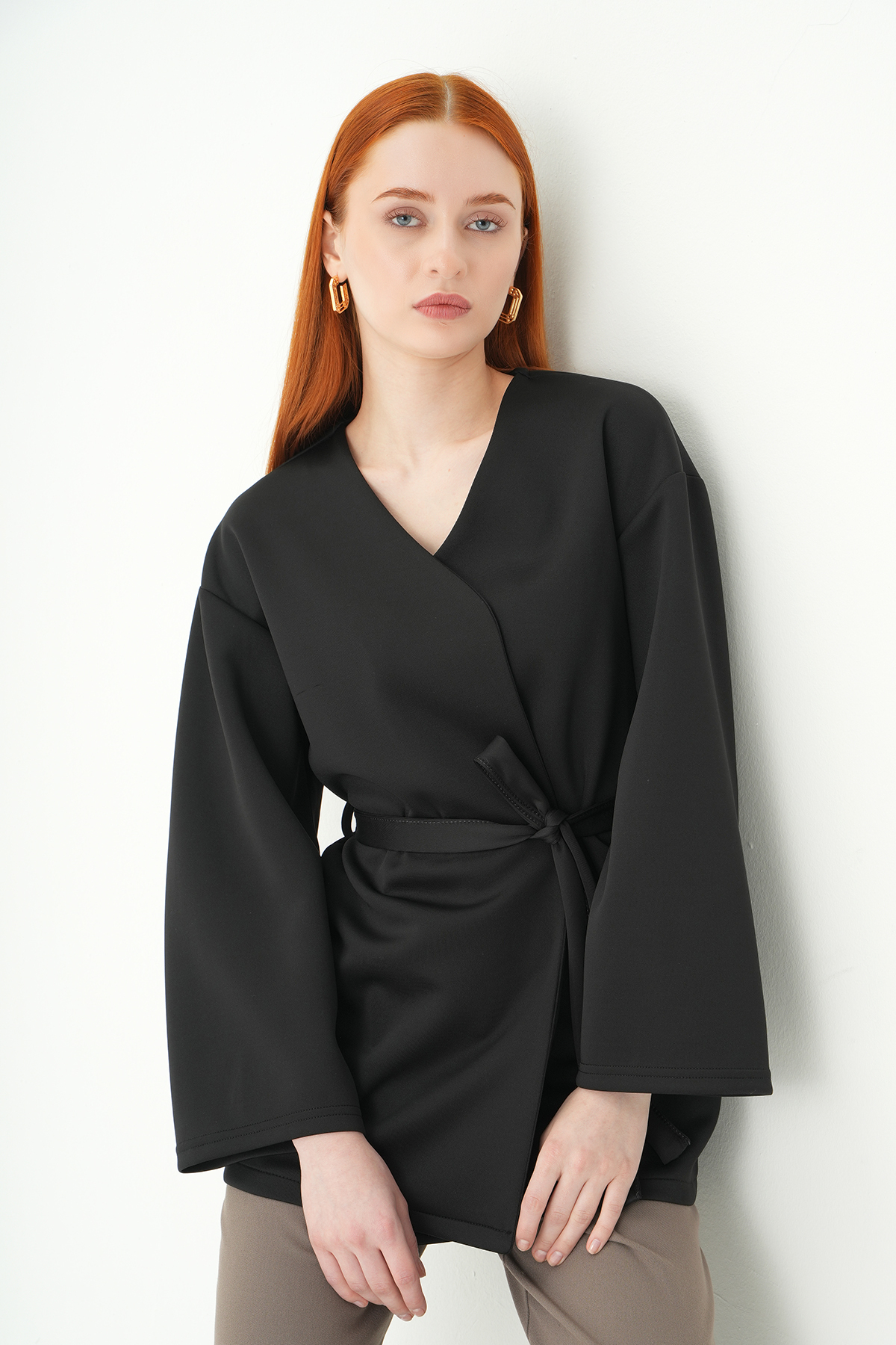 Siyah Kuşaklı Geniş Kol Kimono 3068A - 1