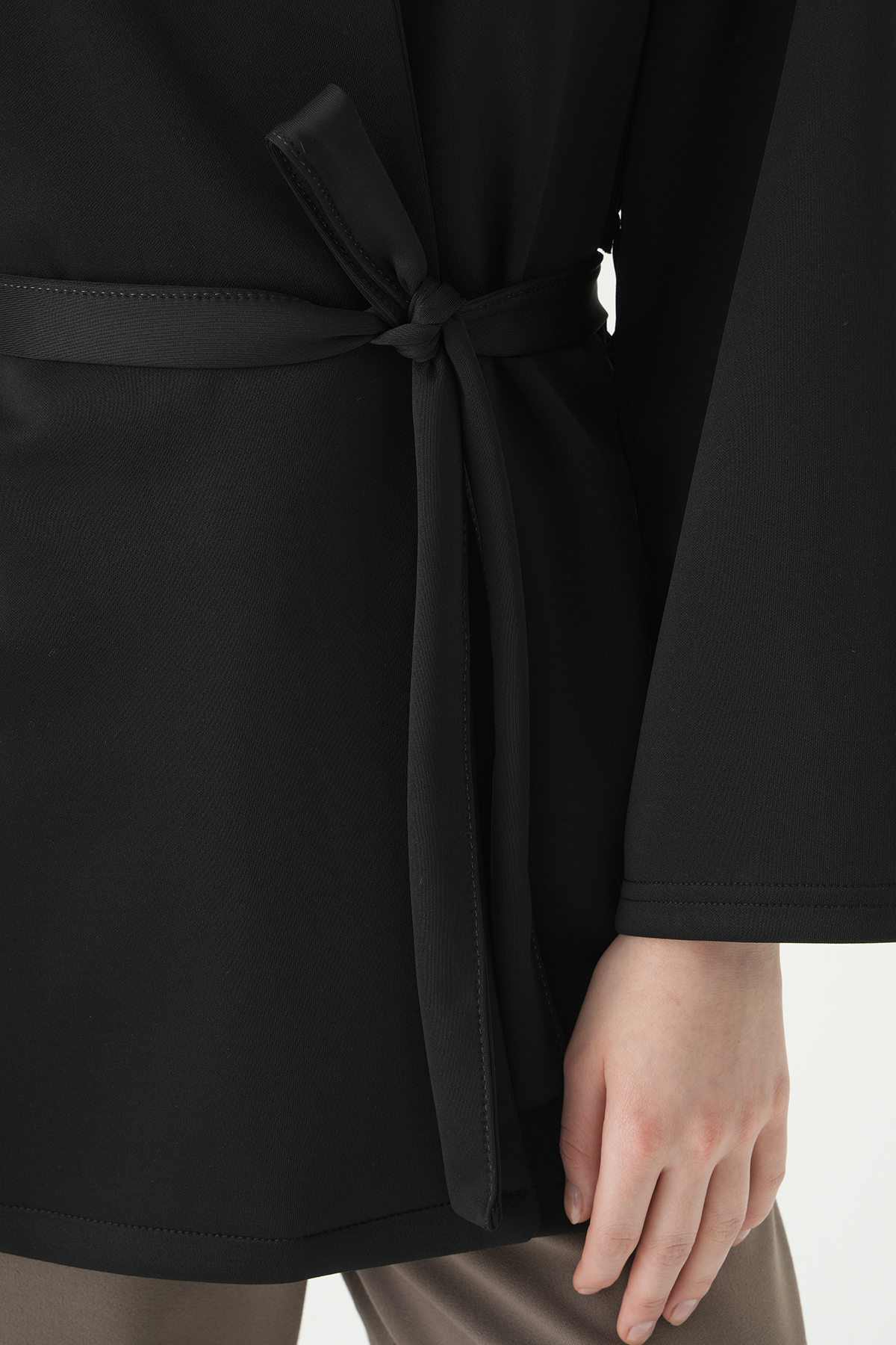 Siyah Kuşaklı Geniş Kol Kimono 3068A - RAYS