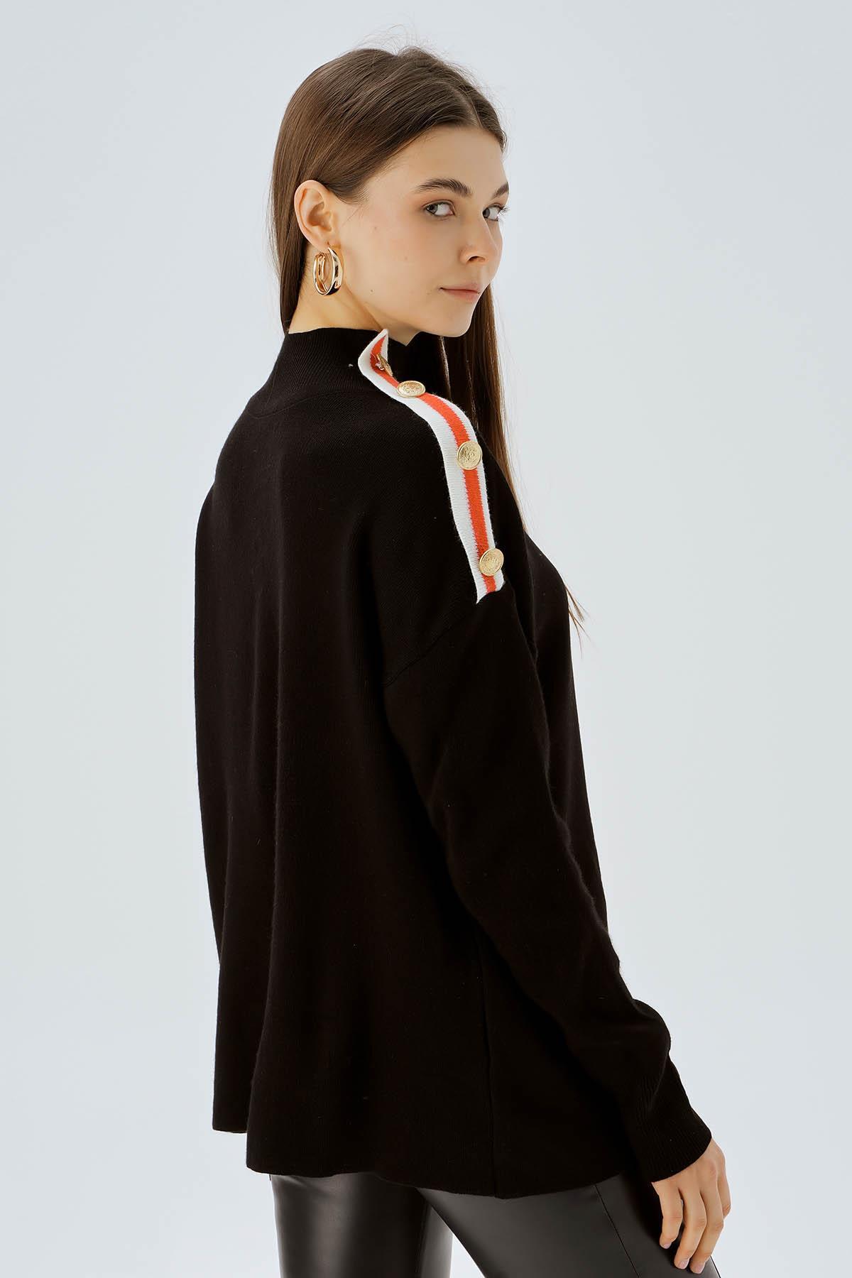 Siyah Omuz Şerit Detay Düğmeli Kazak 3075 - 4