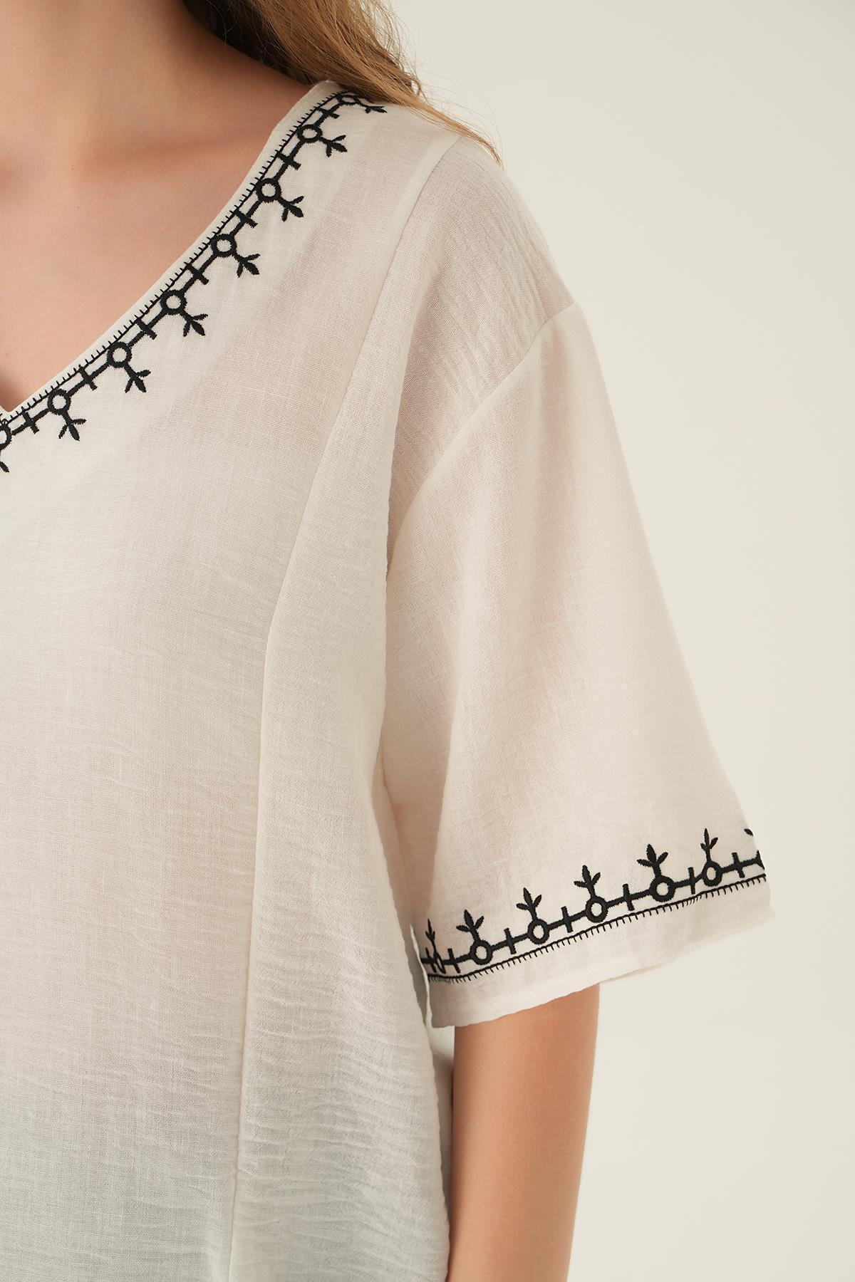 3089 Nakış Detay Bluz Ekru - 5