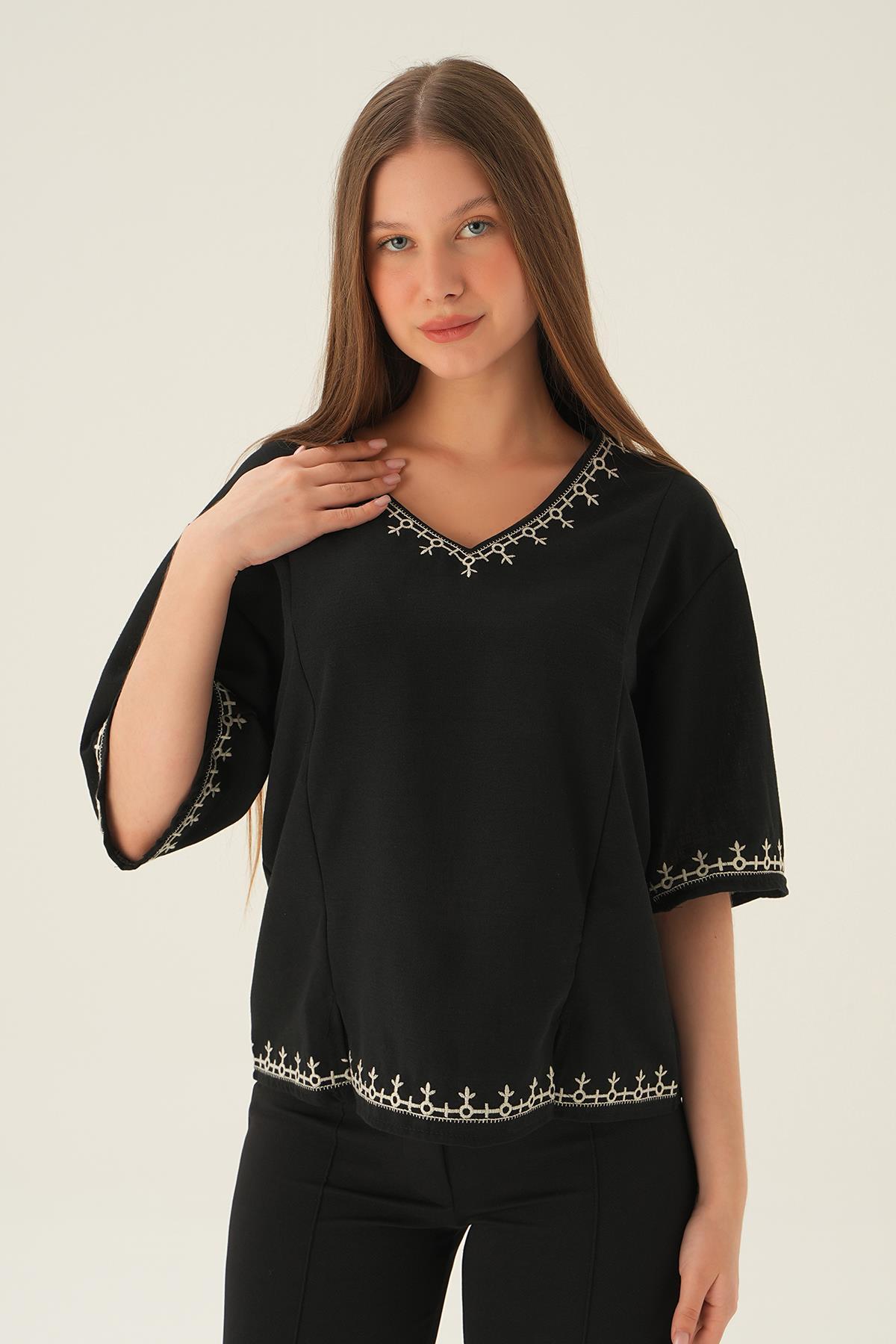 Siyah Nakış Detay Bluz 3089 - 2