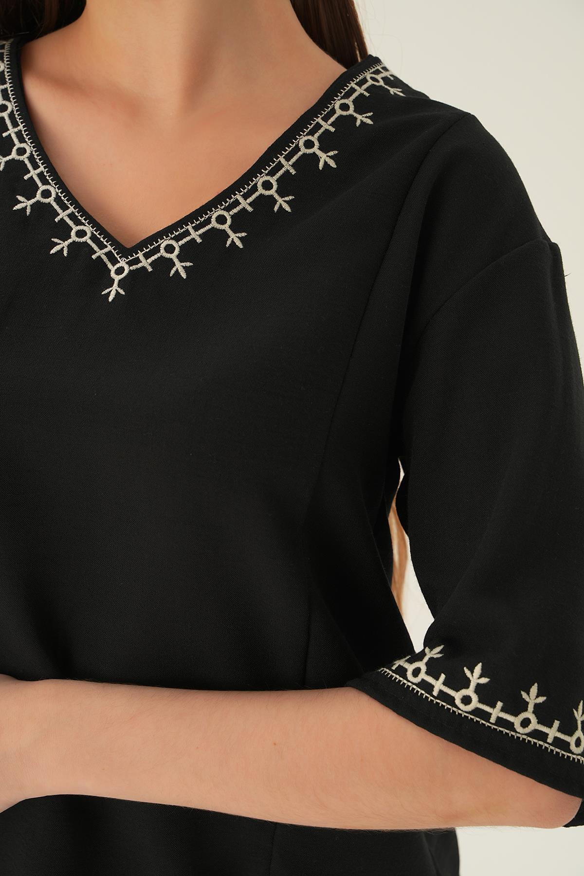 Siyah Nakış Detay Bluz 3089 - 5