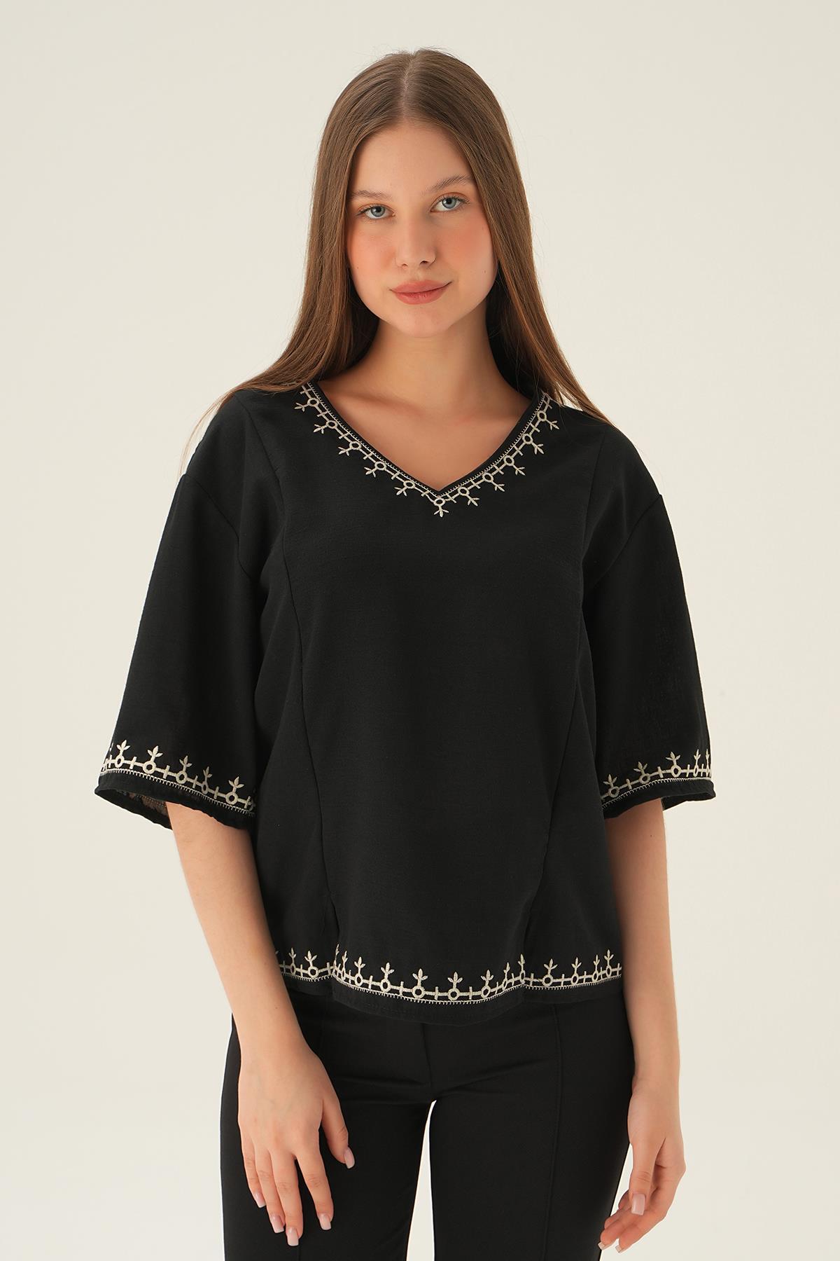 Siyah Nakış Detay Bluz 3089 - 6