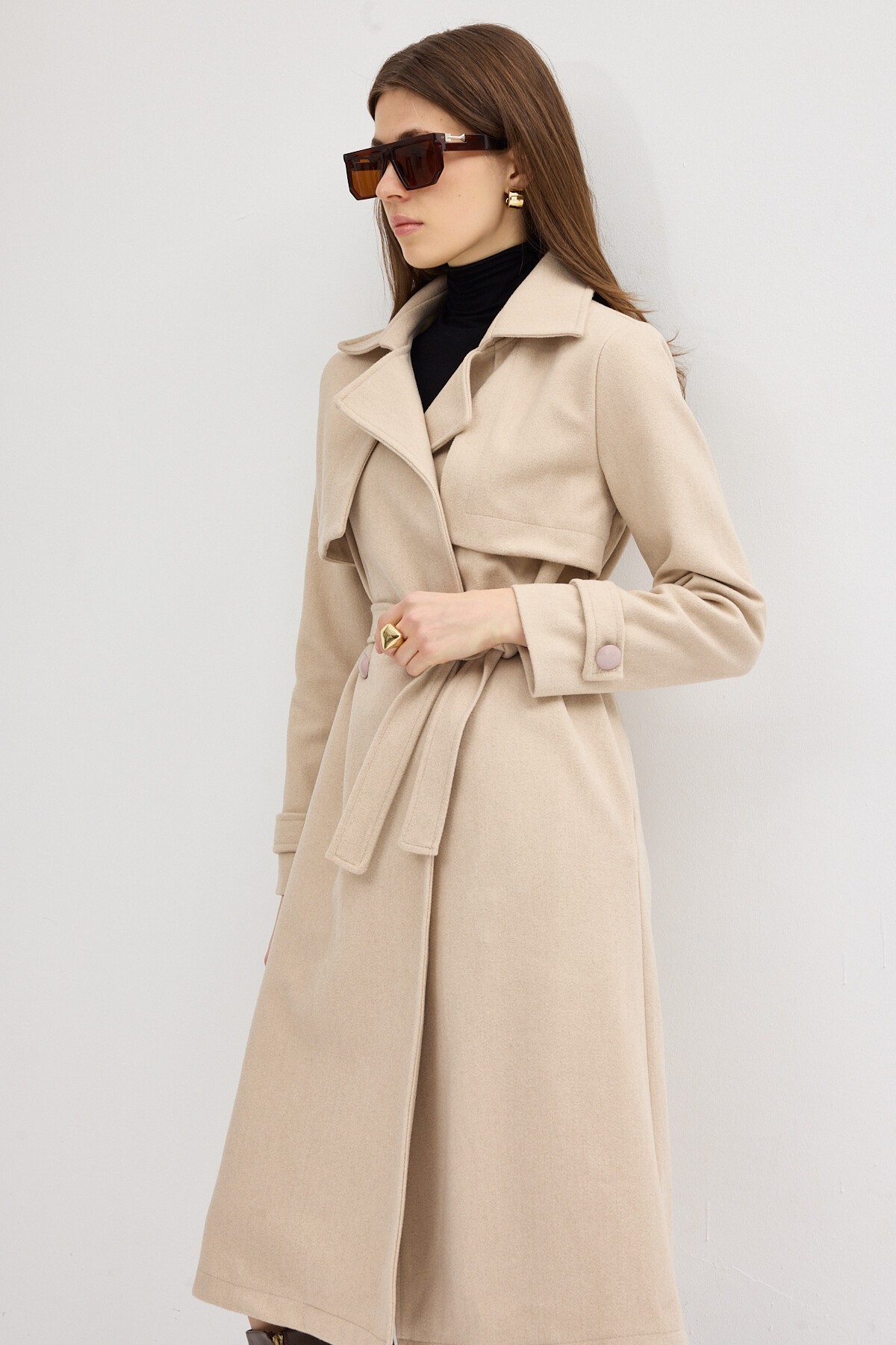 Taş Kuşaklı Yaka Detaylı Uzun Kadın Trenç Kaban 3095A - RAYS