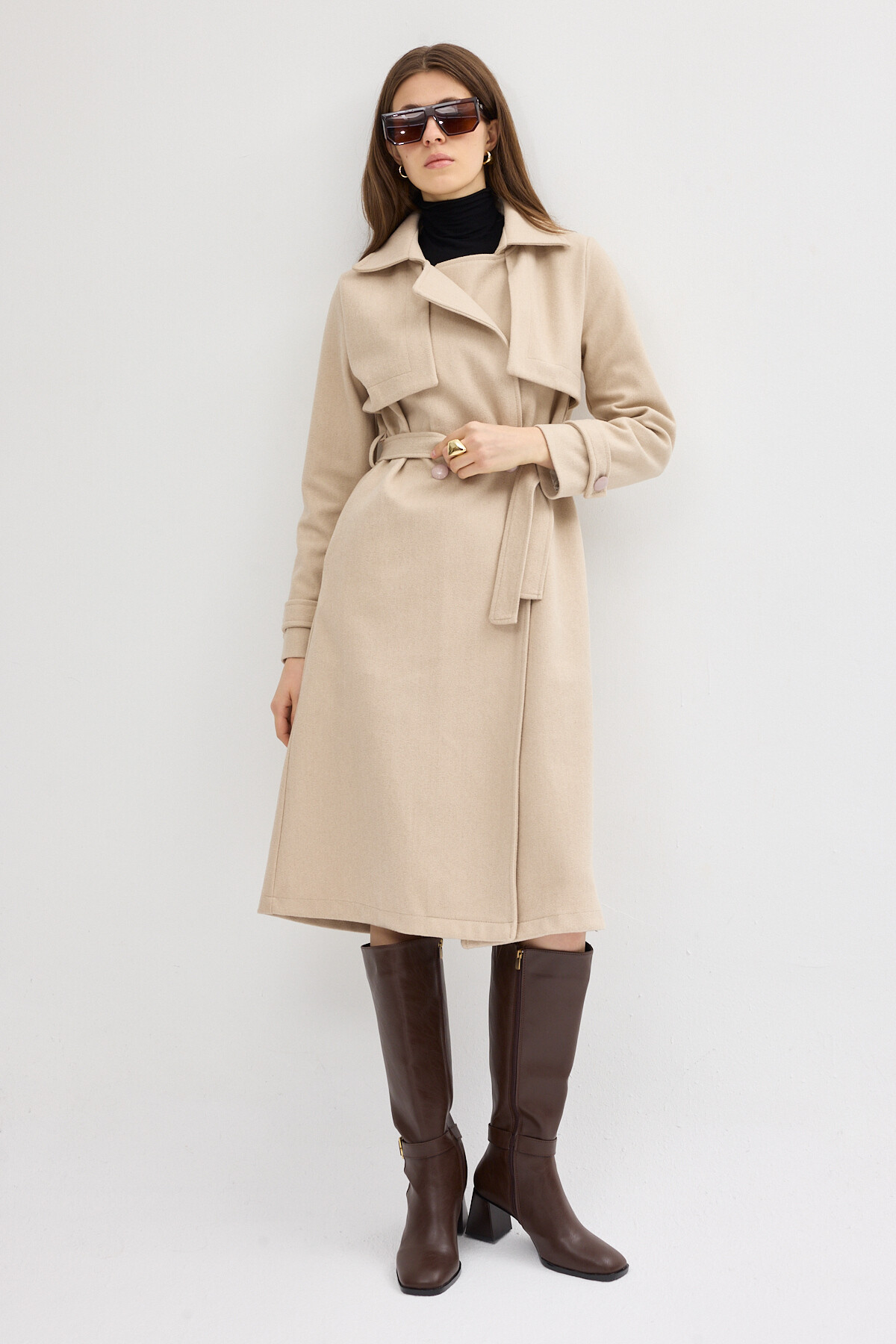 Taş Kuşaklı Yaka Detaylı Uzun Kadın Trenç Kaban 3095A - RAYS