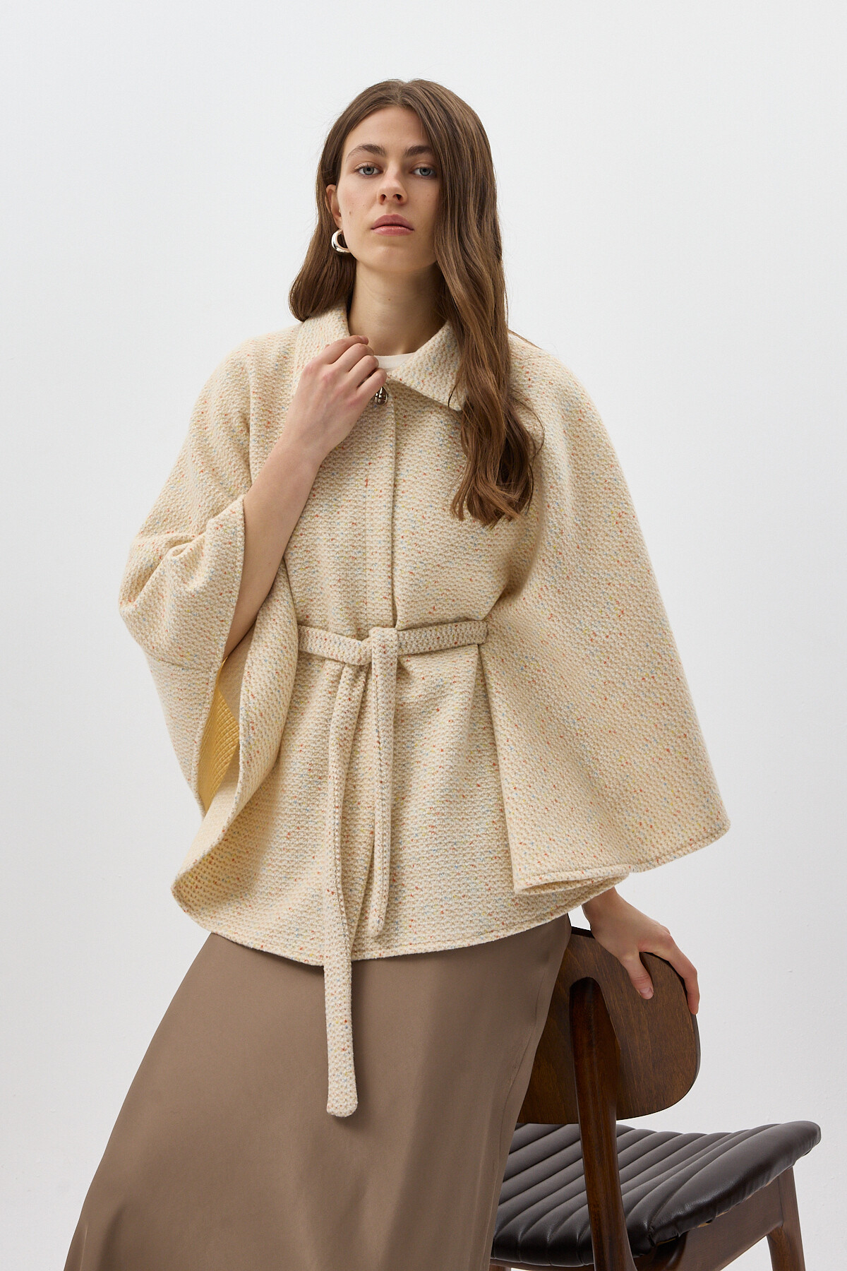 Bej Gömlek Yaka Kuşaklı Panço Kadın Kaban 3099A - 1