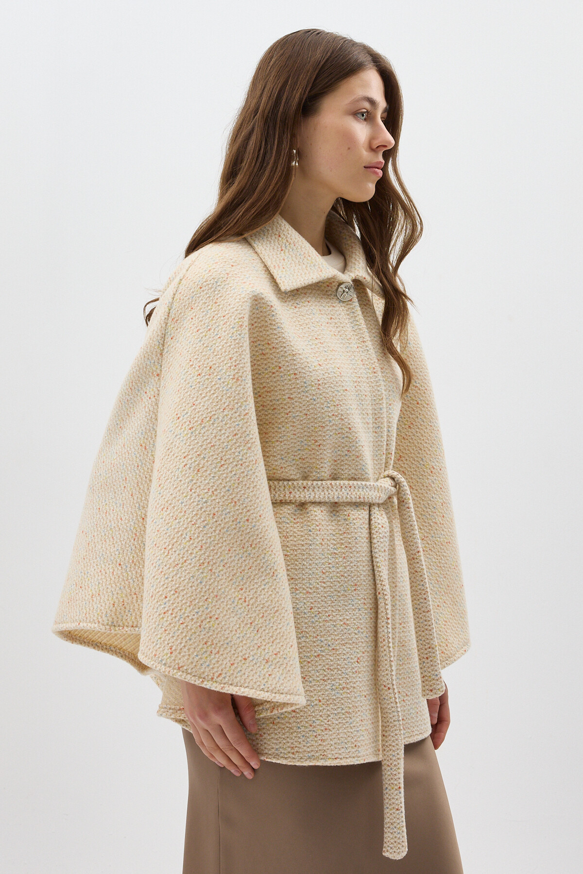 Bej Gömlek Yaka Kuşaklı Panço Kadın Kaban 3099A - 2