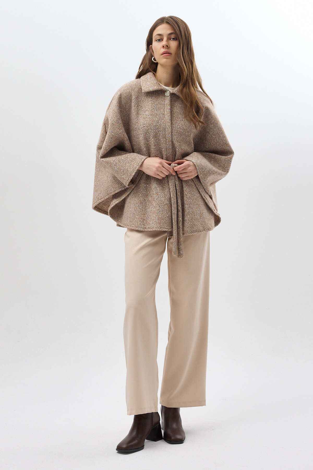 Kahverengi Gömlek Yaka Kuşaklı Panço Kadın Kaban 3099A - 3