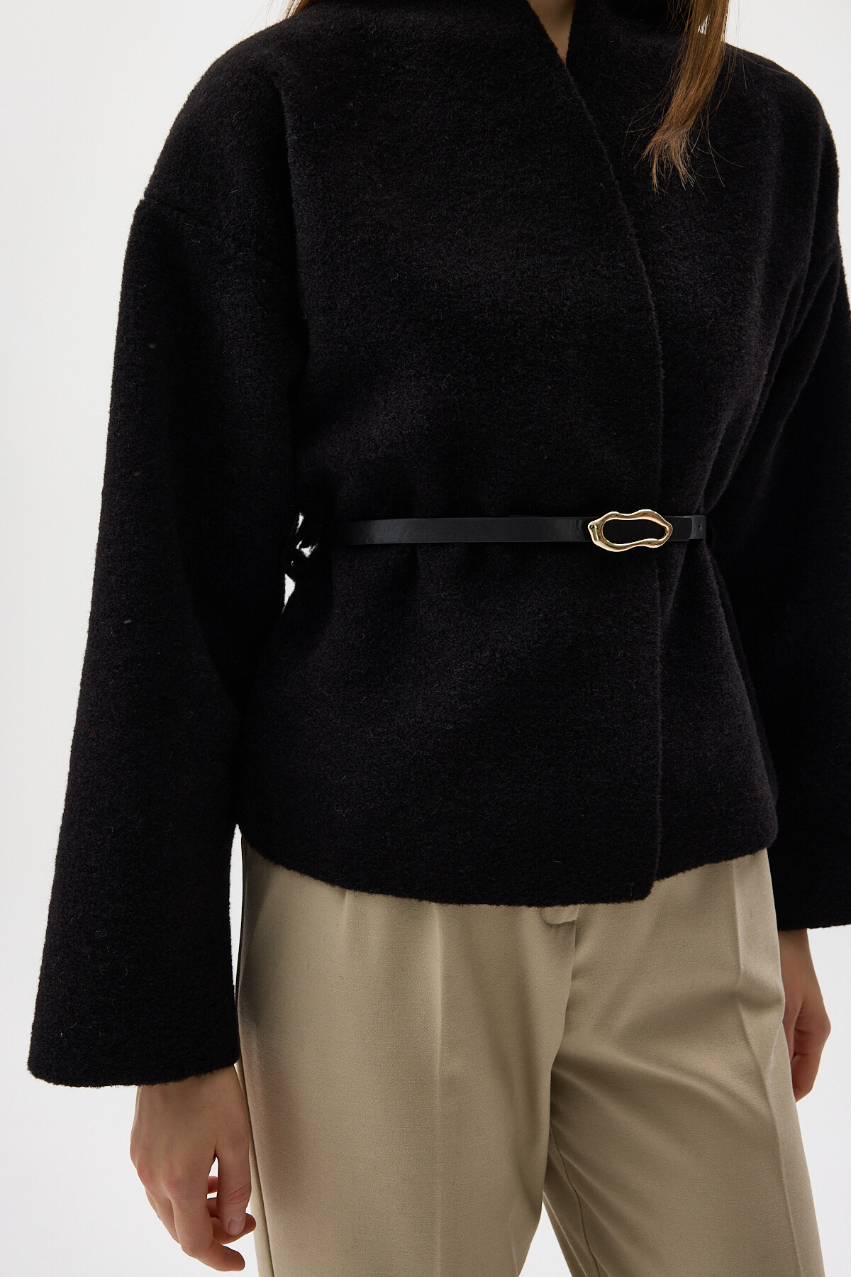 Siyah Hâkim Yaka Kemer Detaylı Kısa Kaşe Kadın Ceket 3100A - 4