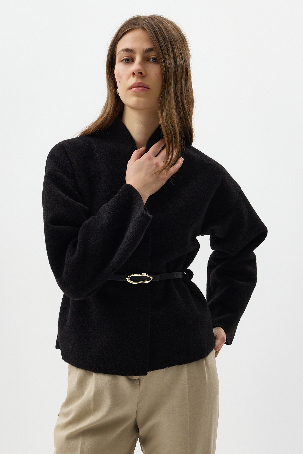 Siyah Hâkim Yaka Kemer Detaylı Kısa Kaşe Kadın Ceket 3100A - 7