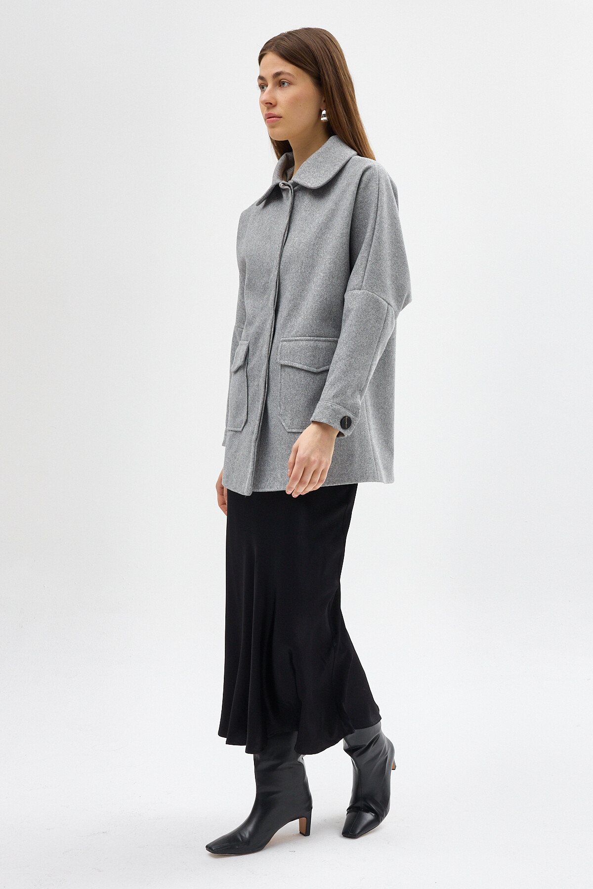 Gri Büyük Cepli Geniş Yakalı Kadın Kaban 3102A - 2