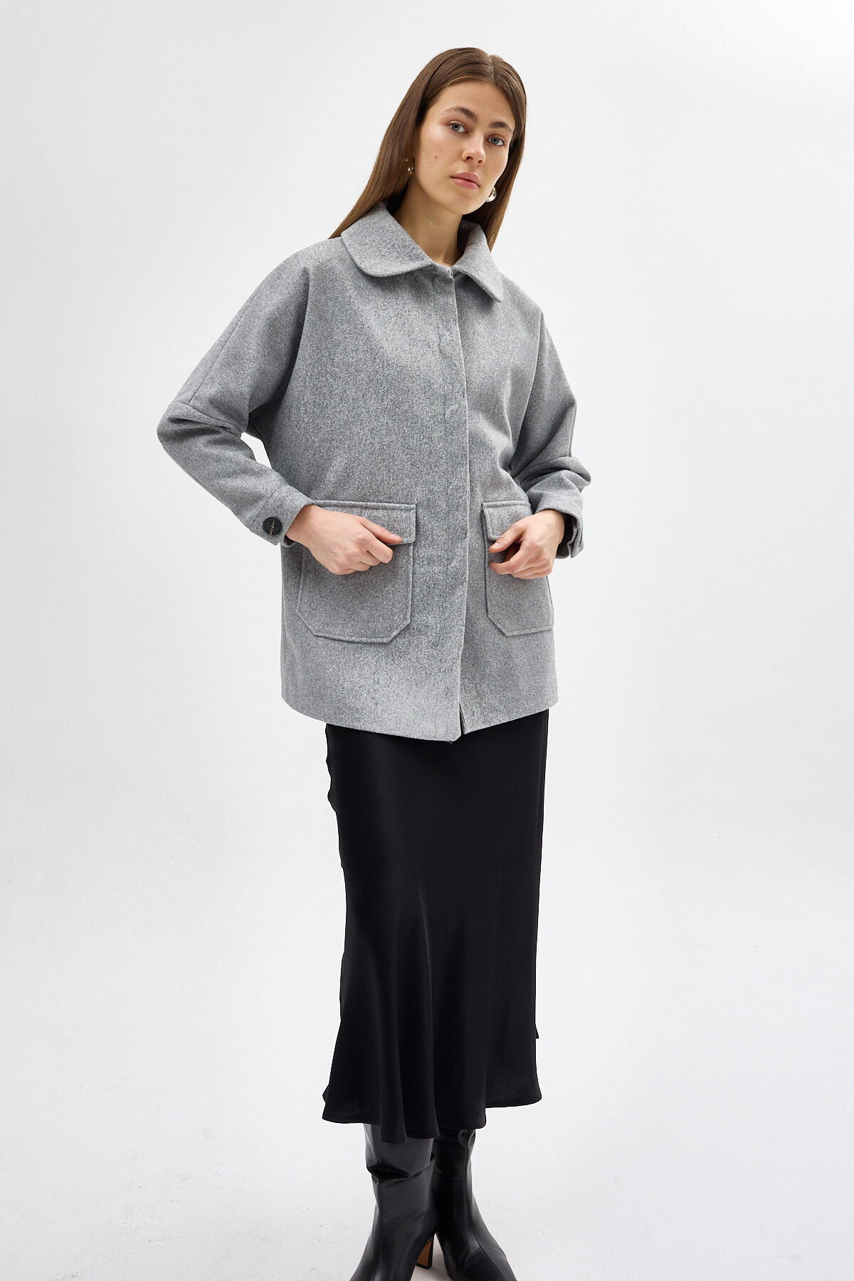 Gri Büyük Cepli Geniş Yakalı Kadın Kaban 3102A - 3