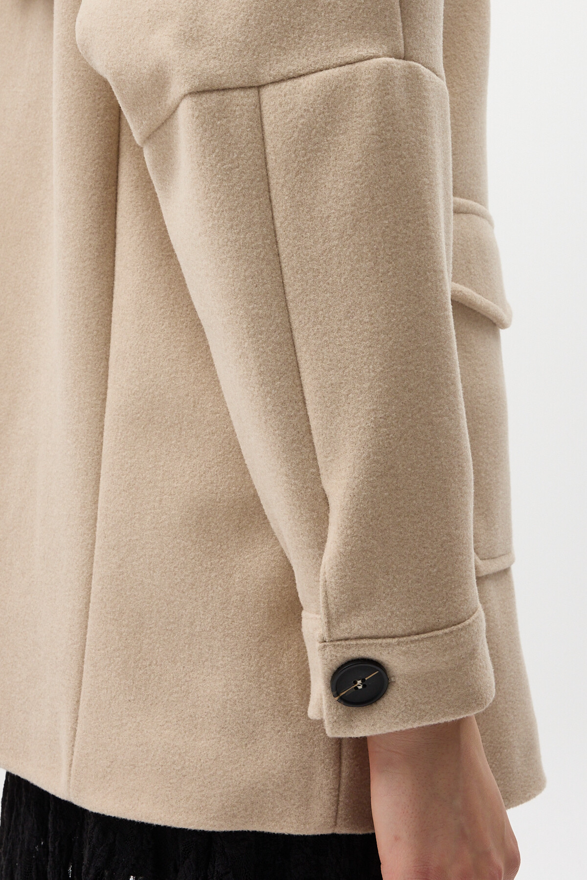 Taş Büyük Cepli Geniş Yakalı Kadın Kaban 3102A - RAYS