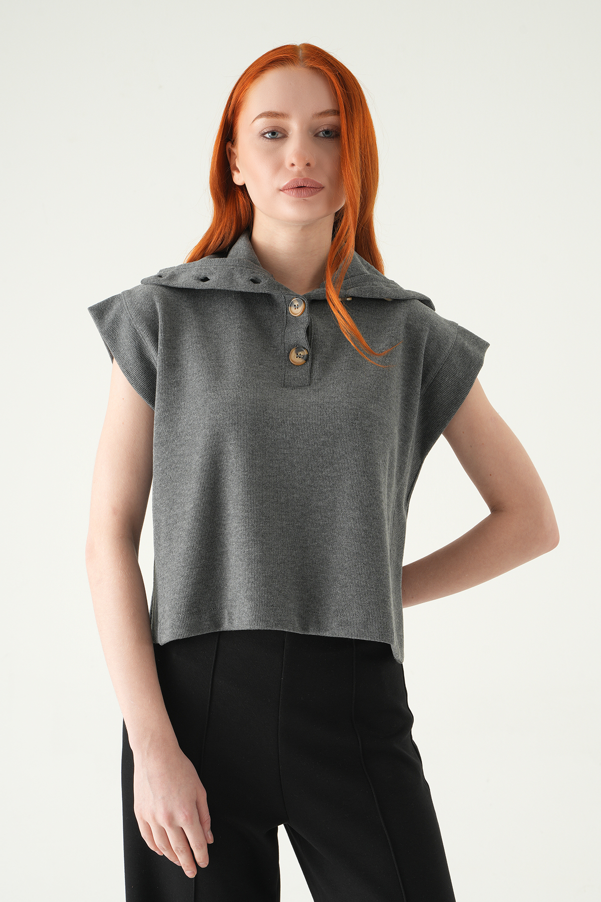 Antrasit Dik Yaka Düğmeli Bluz 3106A - 1