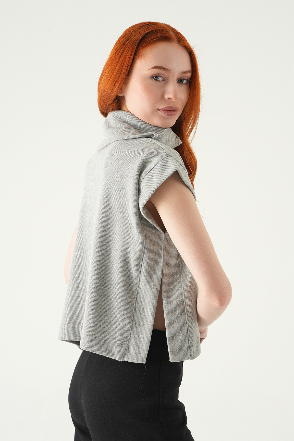 Gri Dik Yaka Düğmeli Bluz 3106A - RAYS