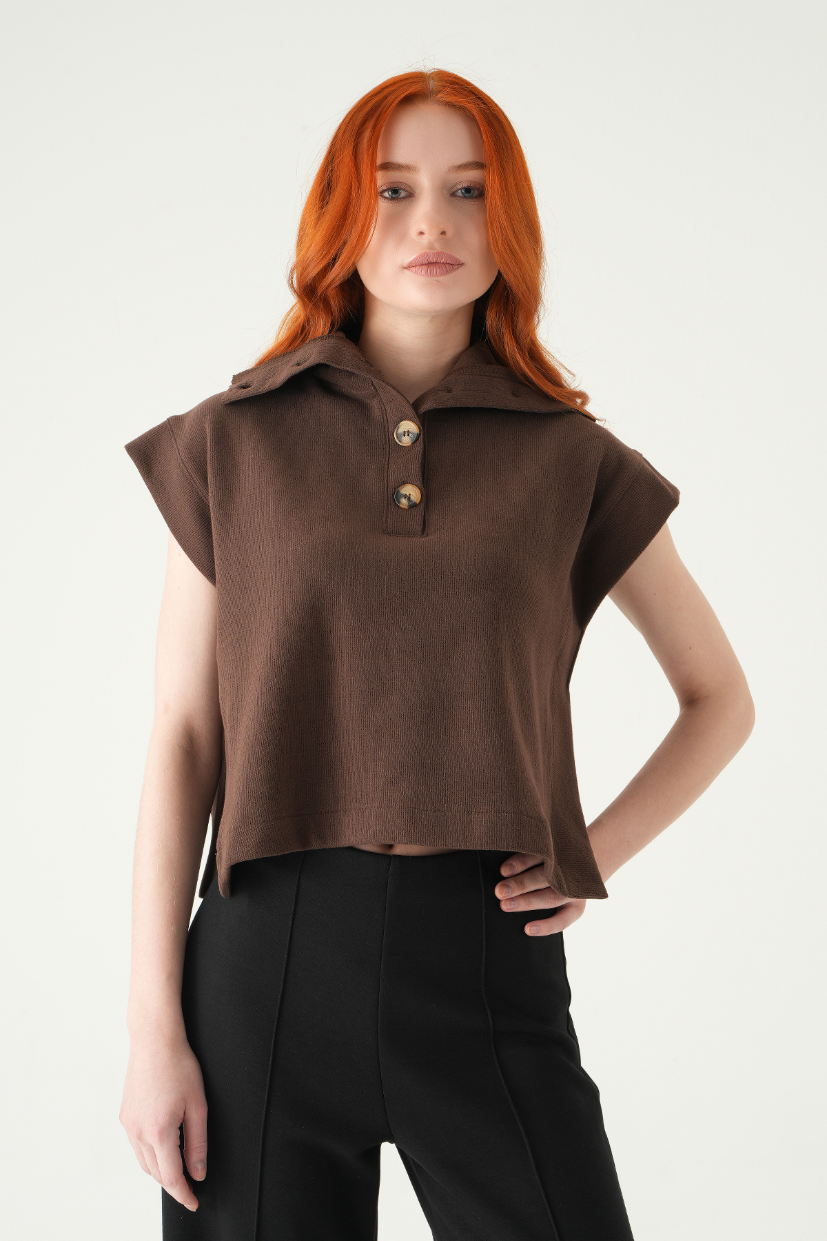 Kahve Dik Yaka Düğmeli Bluz 3106A - 1