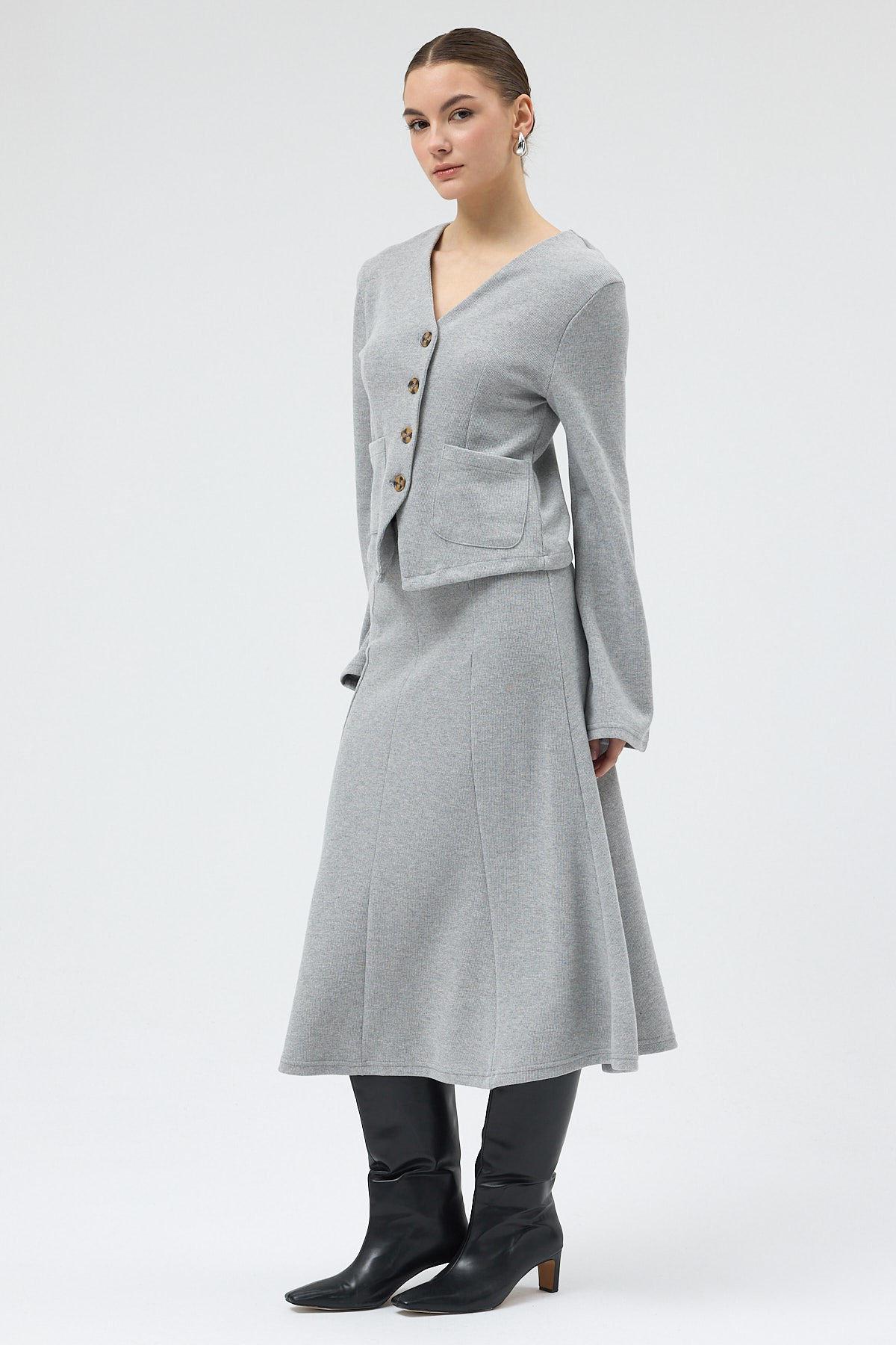 Gri Cepli Düğmeli Hırka ve Uzun Etek Takım 3109A - RAYS