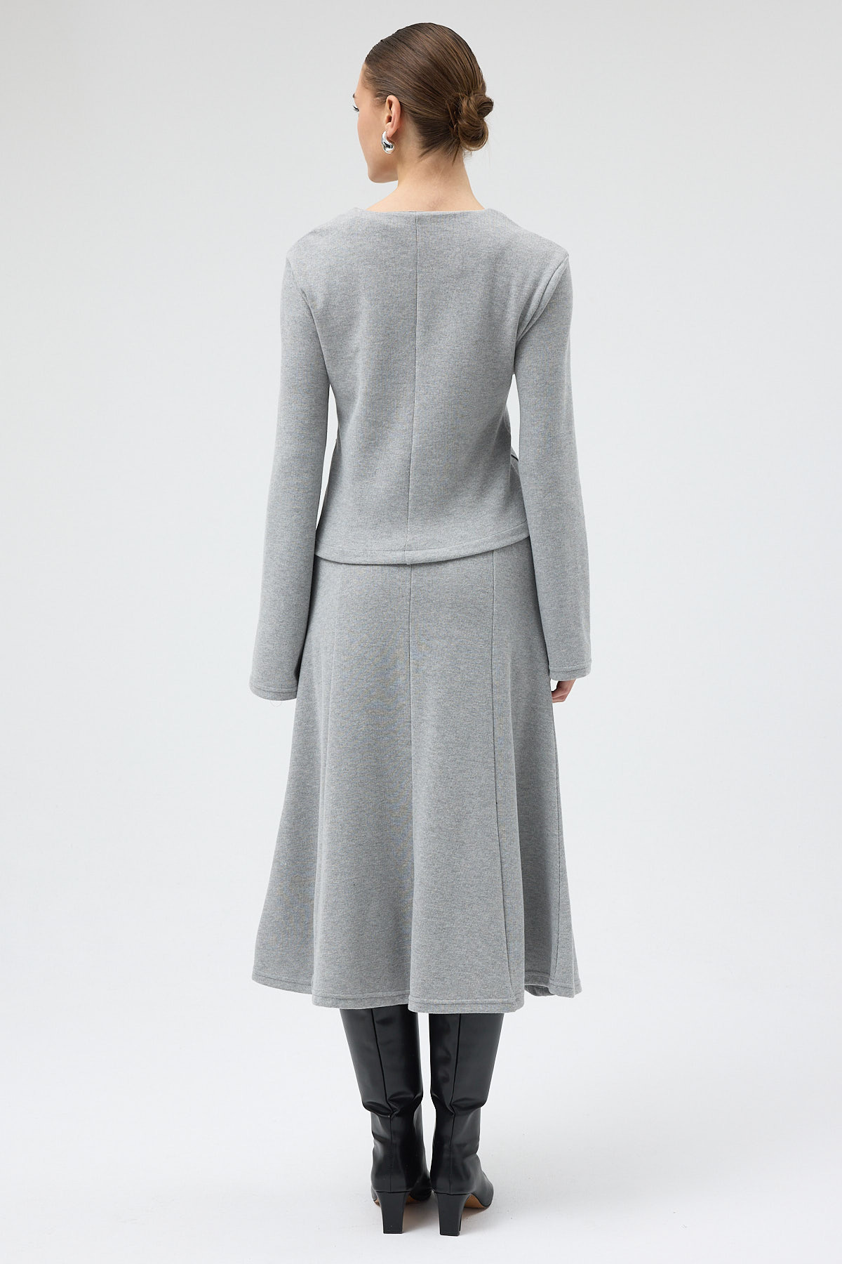 Gri Cepli Düğmeli Hırka ve Uzun Etek Takım 3109A - 5