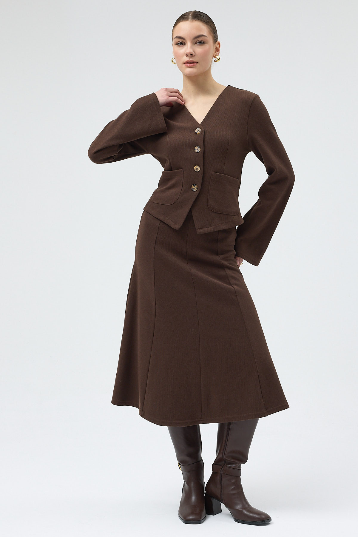 Kahverengi Cepli Düğmeli Hırka ve Uzun Etek Takım 3109A - 6