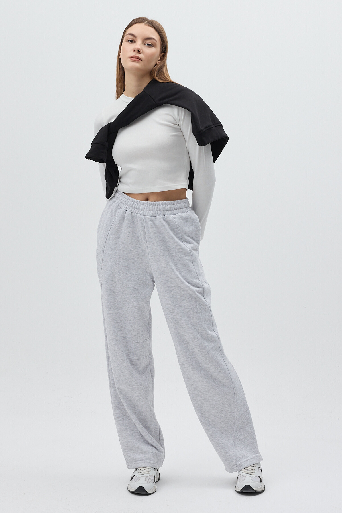 Gri Bel Lastikli İpli Düz Paça Rahat Kesim Kadın Eşofman Altı 3113A - 6