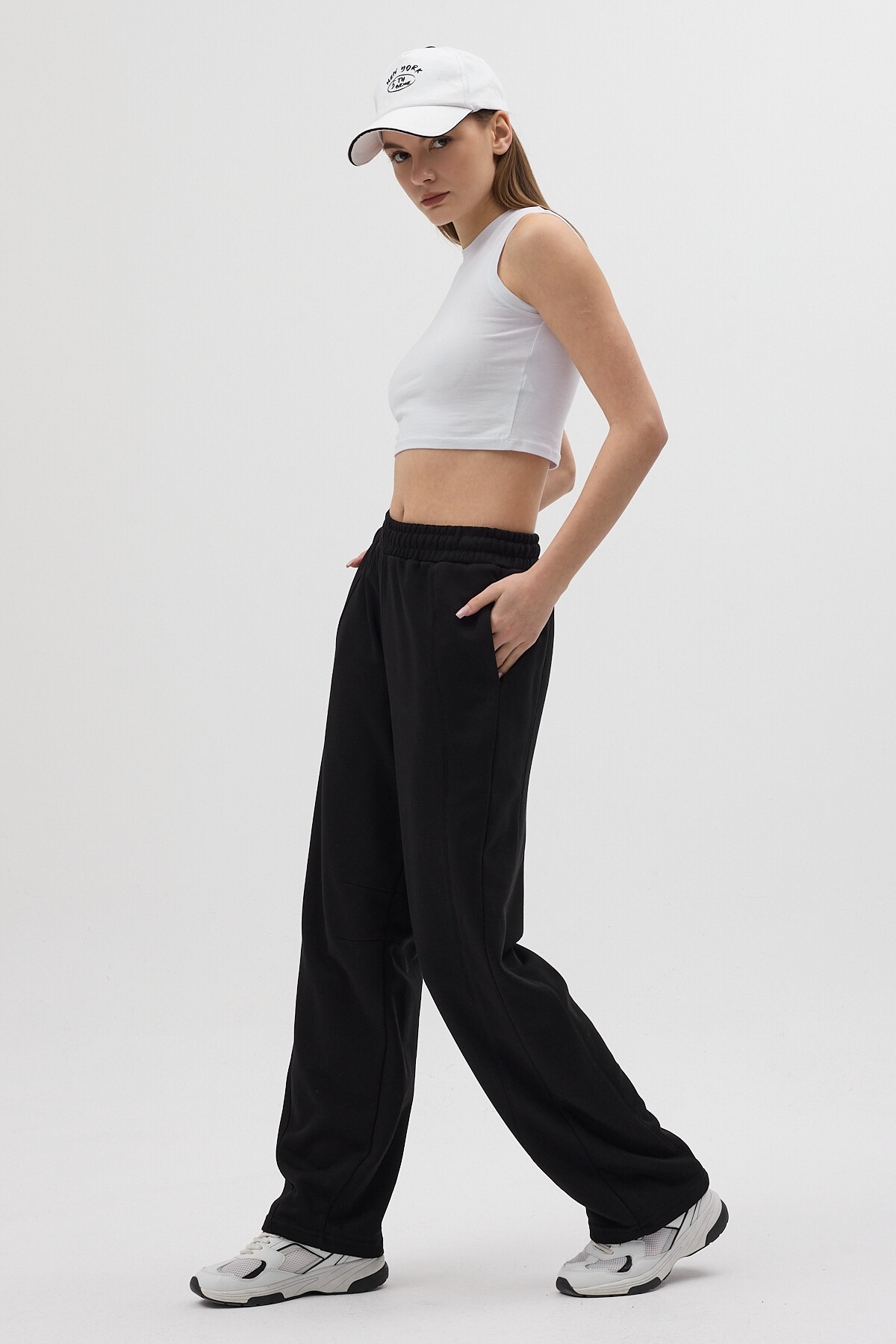 Siyah Bel Lastikli İpli Düz Paça Rahat Kesim Kadın Eşofman Altı 3113A - 6