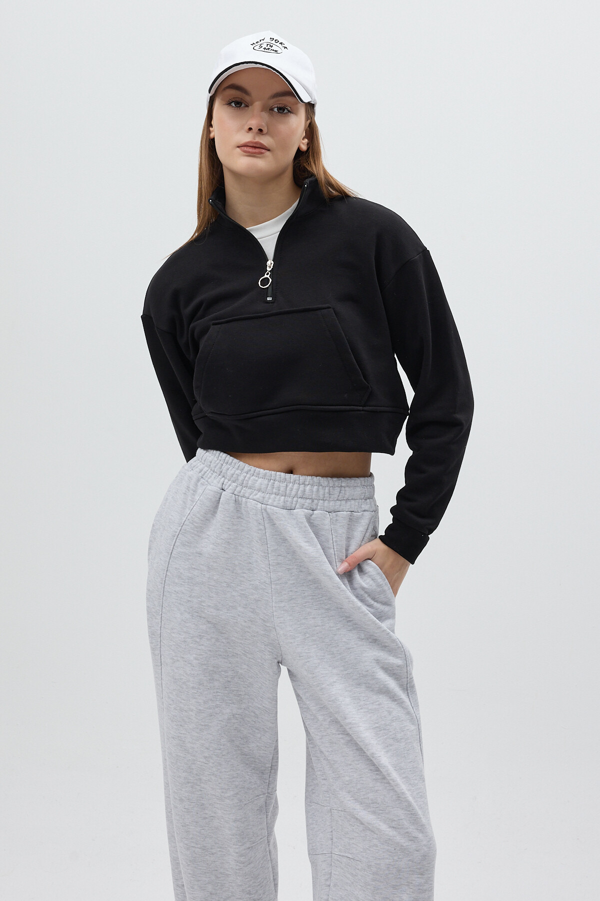 Siyah Kapüşonlu Fermuarlı Cepli Pamuklu Kadın Sweatshirt 3115A - 1