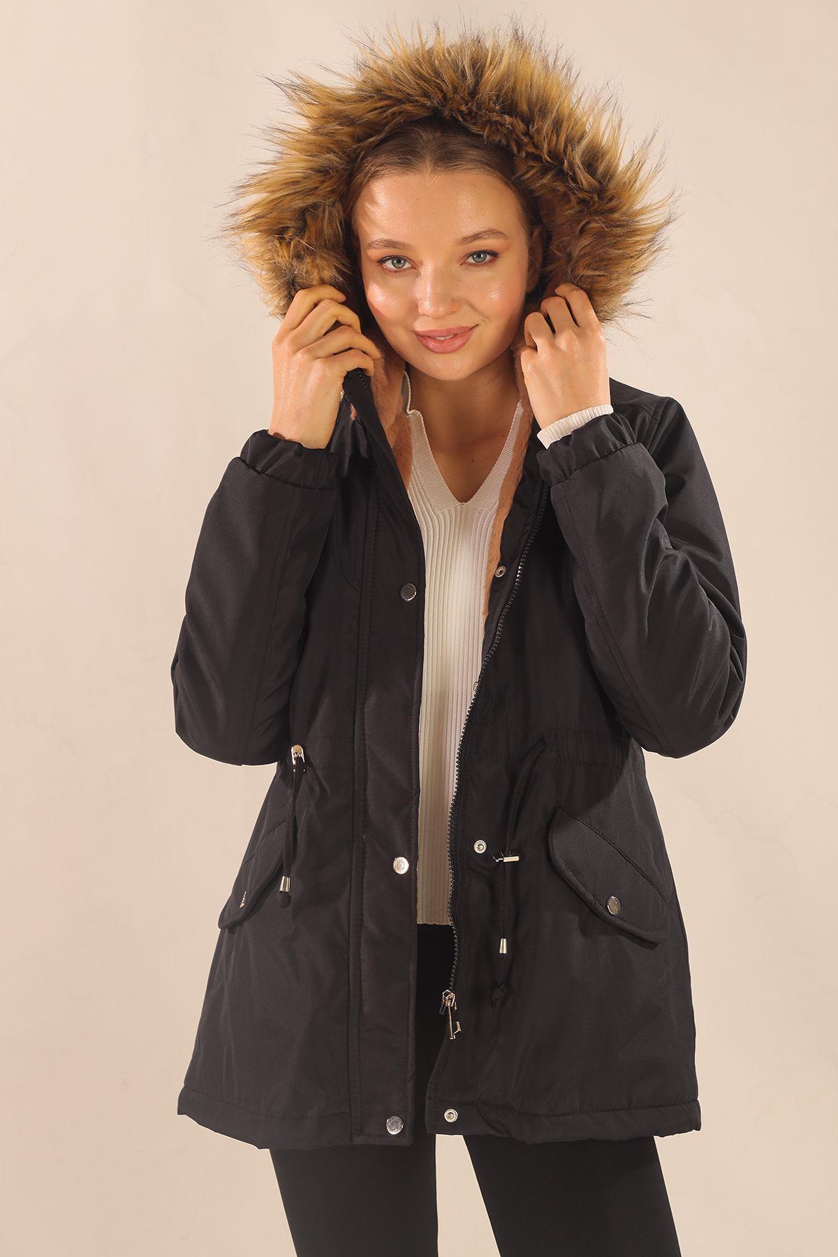 3319 Kısa Kapüşonu Kürklü Mont Siyah - 1