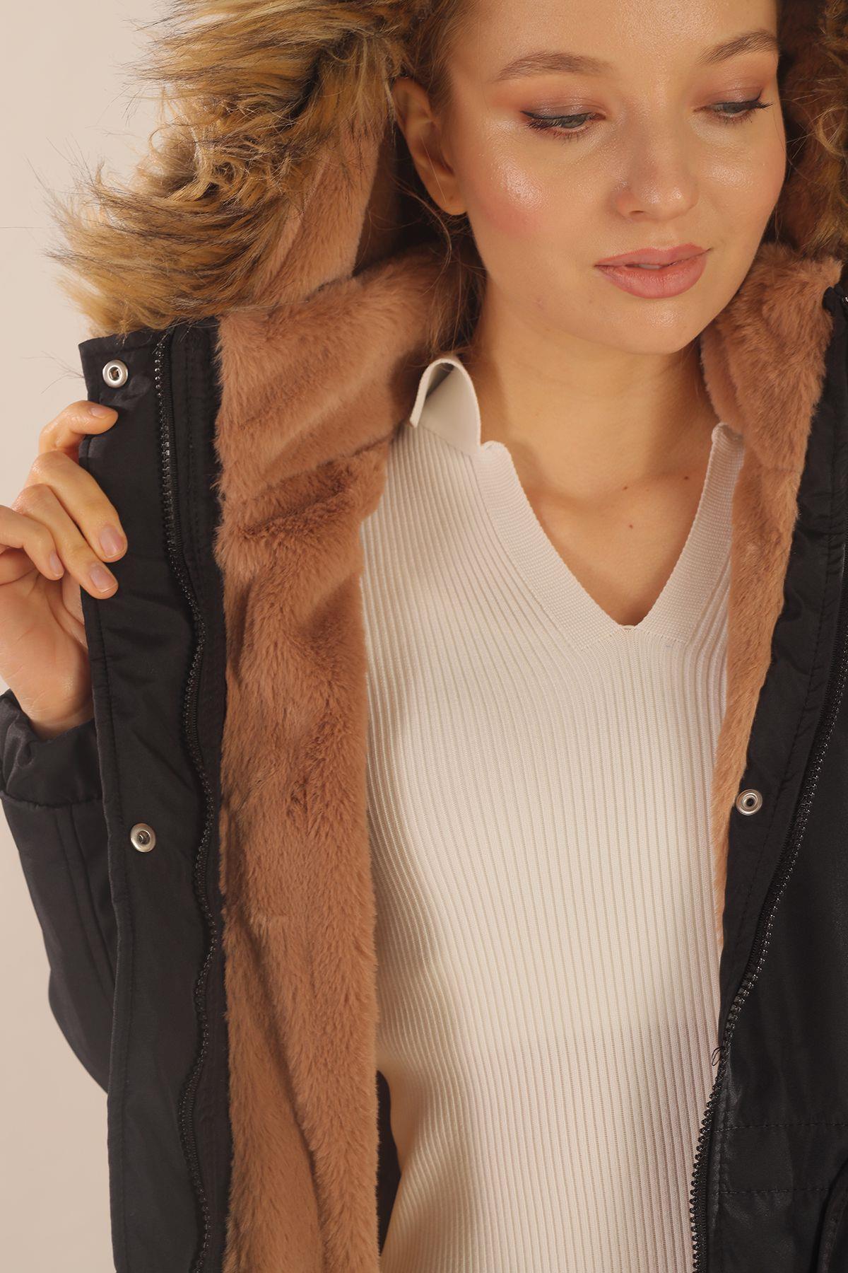 Siyah Kısa Kapüşonu Kürklü Mont 3319 - 3