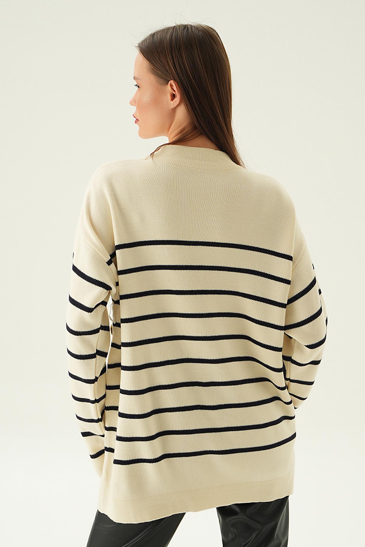 Bej Çizgili Yan Düğmeli Kazak 3370 - 4