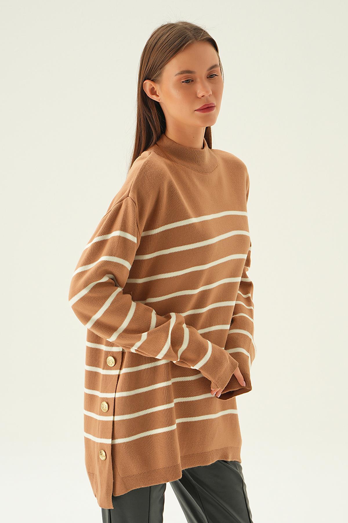 3370 Çizgili Yan Düğmeli Kazak Bisküvi - 4