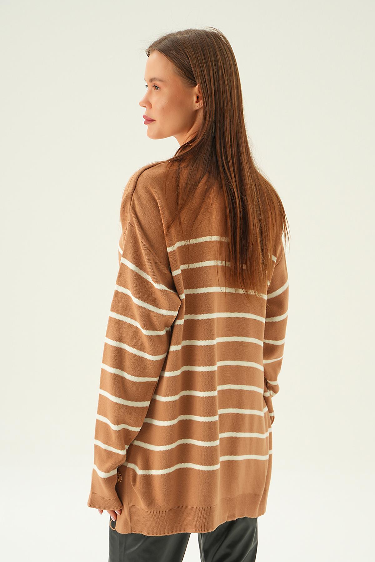 Bisküvi Çizgili Yan Düğmeli Kazak 3370 - 2