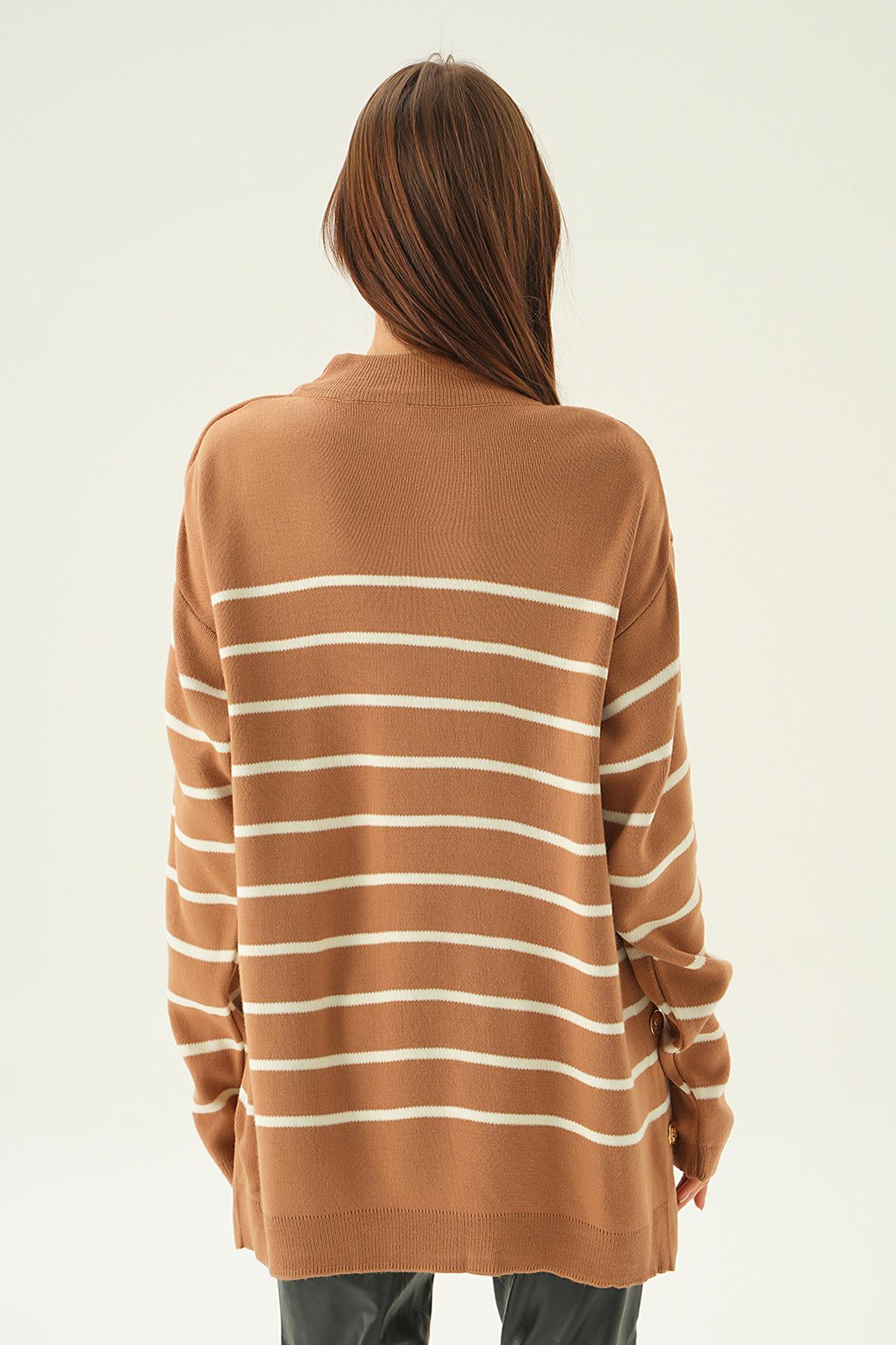 Bisküvi Çizgili Yan Düğmeli Kazak 3370 - 3