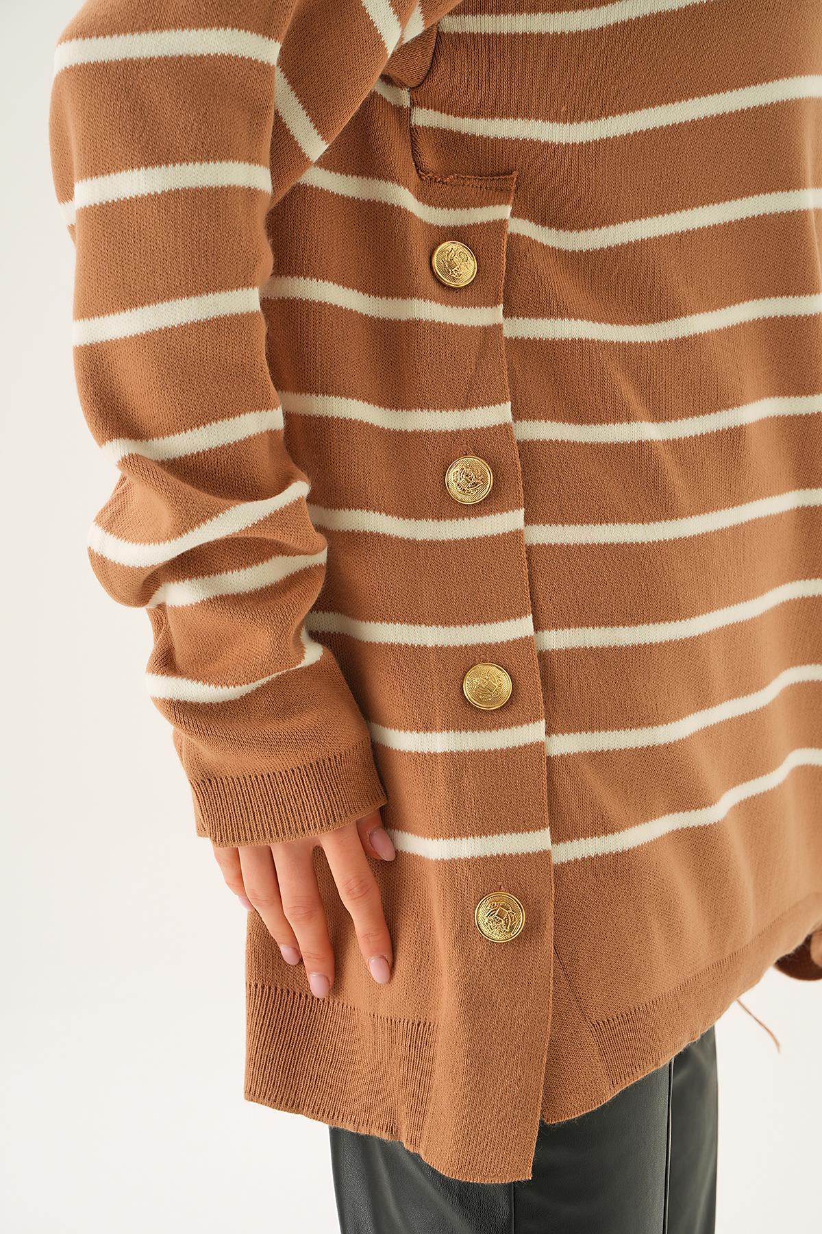 Bisküvi Çizgili Yan Düğmeli Kazak 3370 - 5