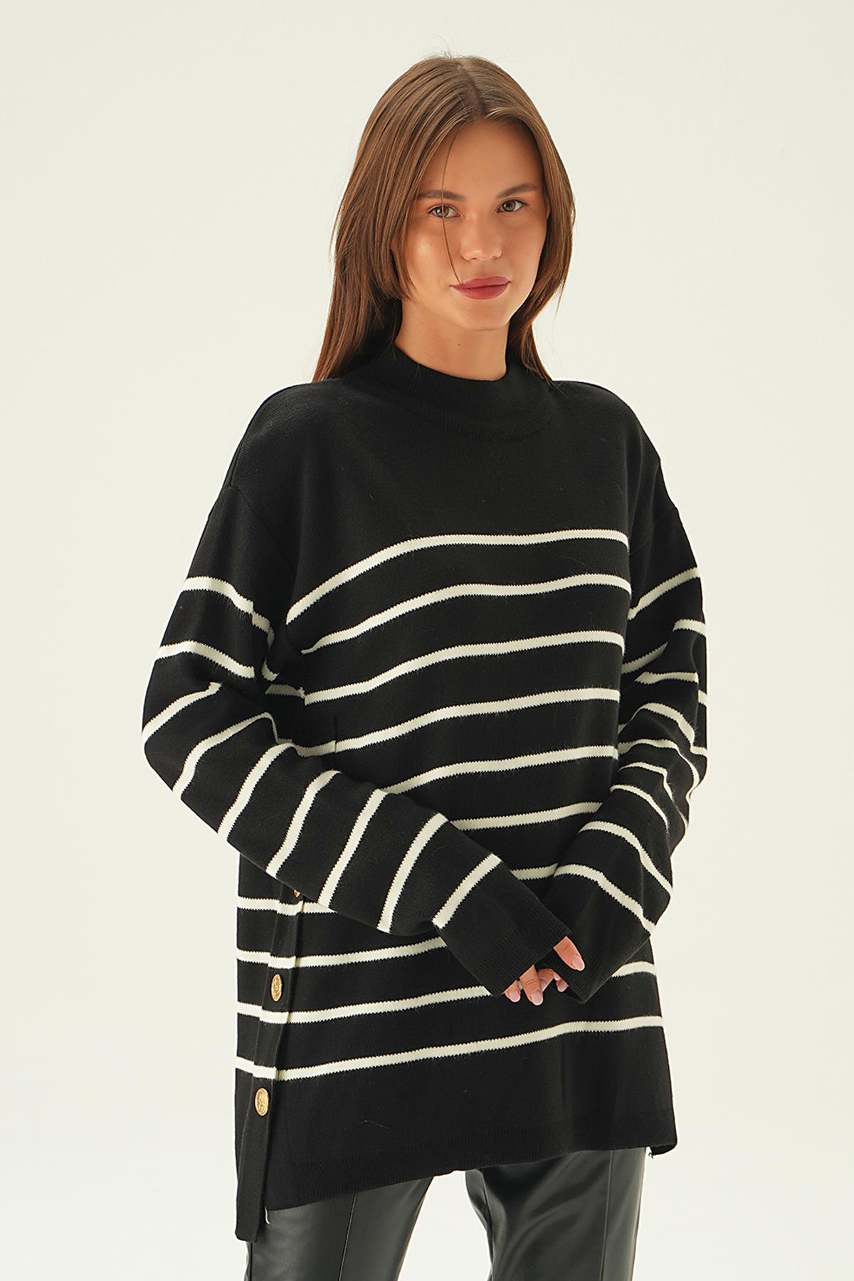 Siyah Çizgili Yan Düğmeli Kazak 3370 - 1