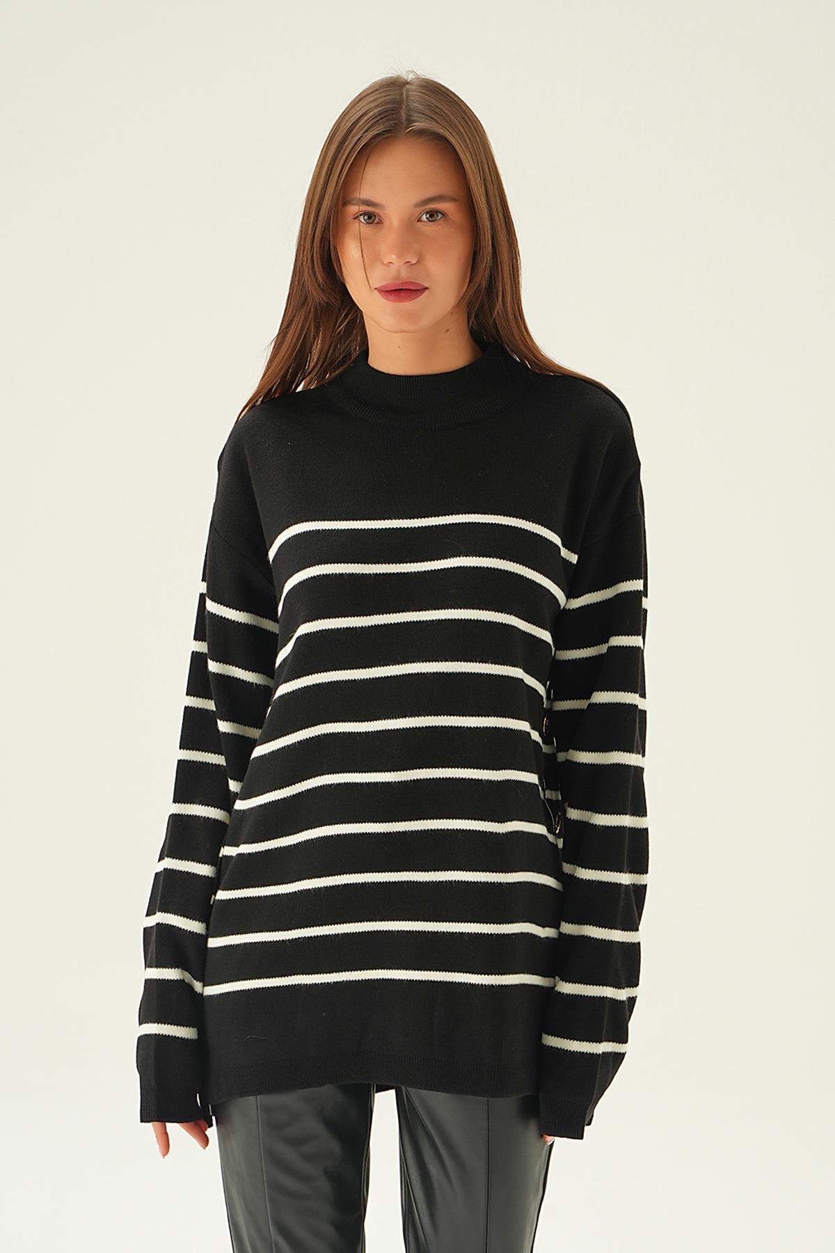 Siyah Çizgili Yan Düğmeli Kazak 3370 - 6