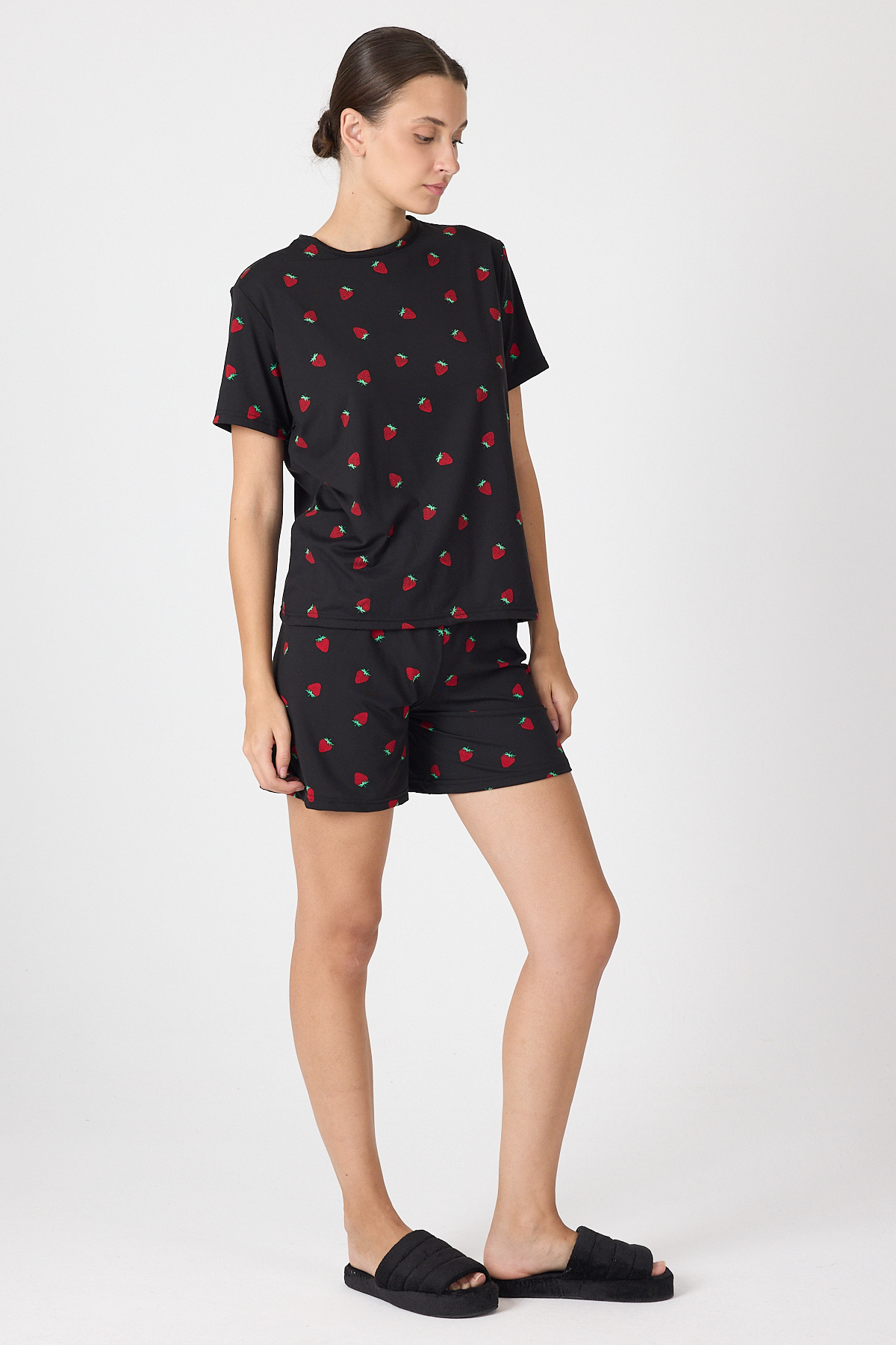 Siyah Çilek Desenli Kadın Pijama Takımı 3409 - 3