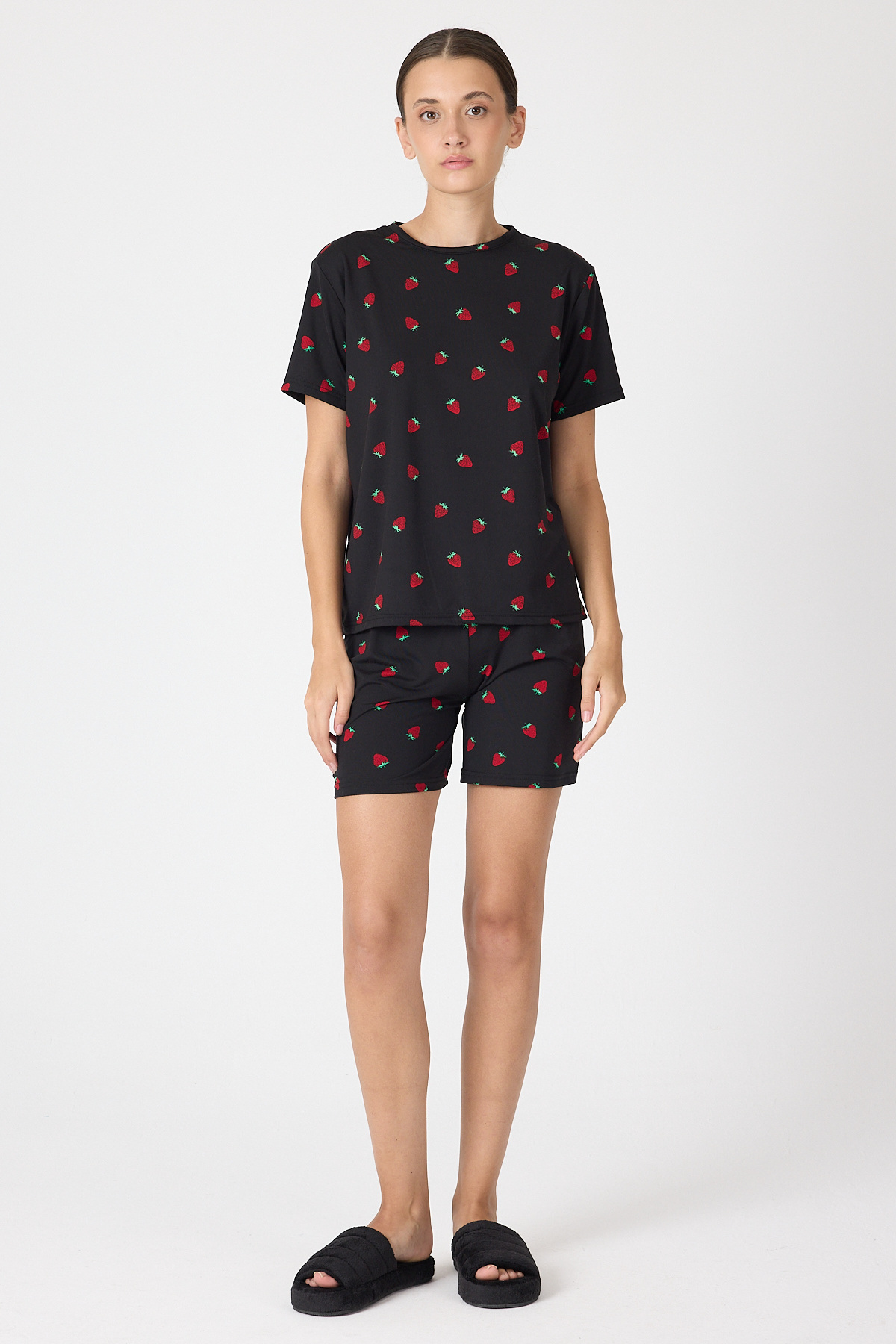 Siyah Çilek Desenli Kadın Pijama Takımı 3409 - 2