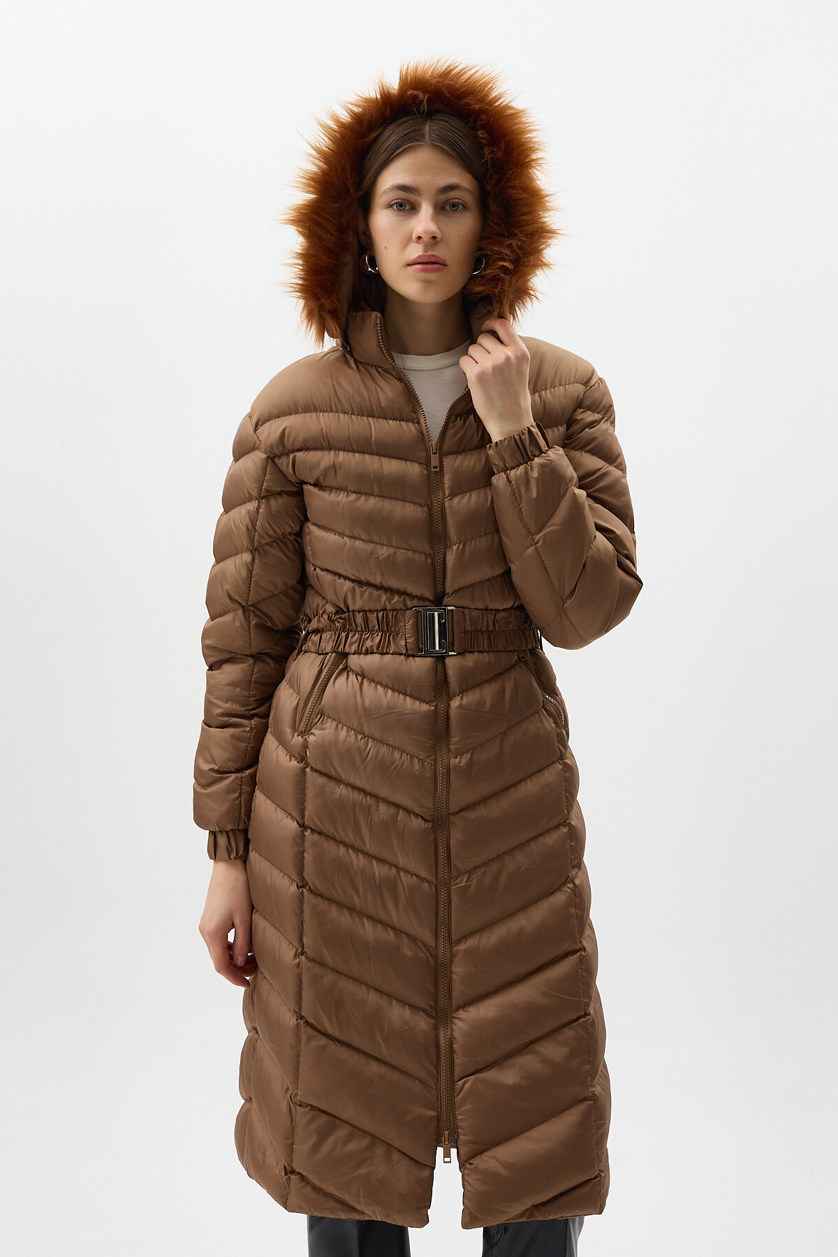 Taba Kürklü Kapüşonlu Uzun Şişme Kadın Mont 3410 - RAYS