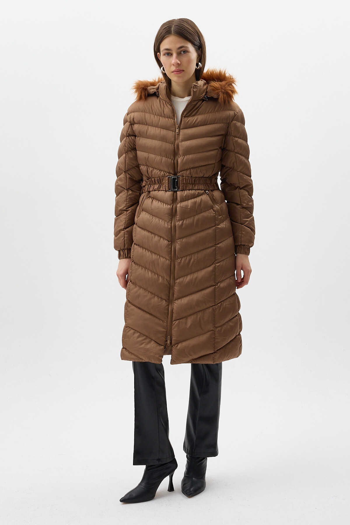 Taba Kürklü Kapüşonlu Uzun Şişme Kadın Mont 3410 - RAYS (1)