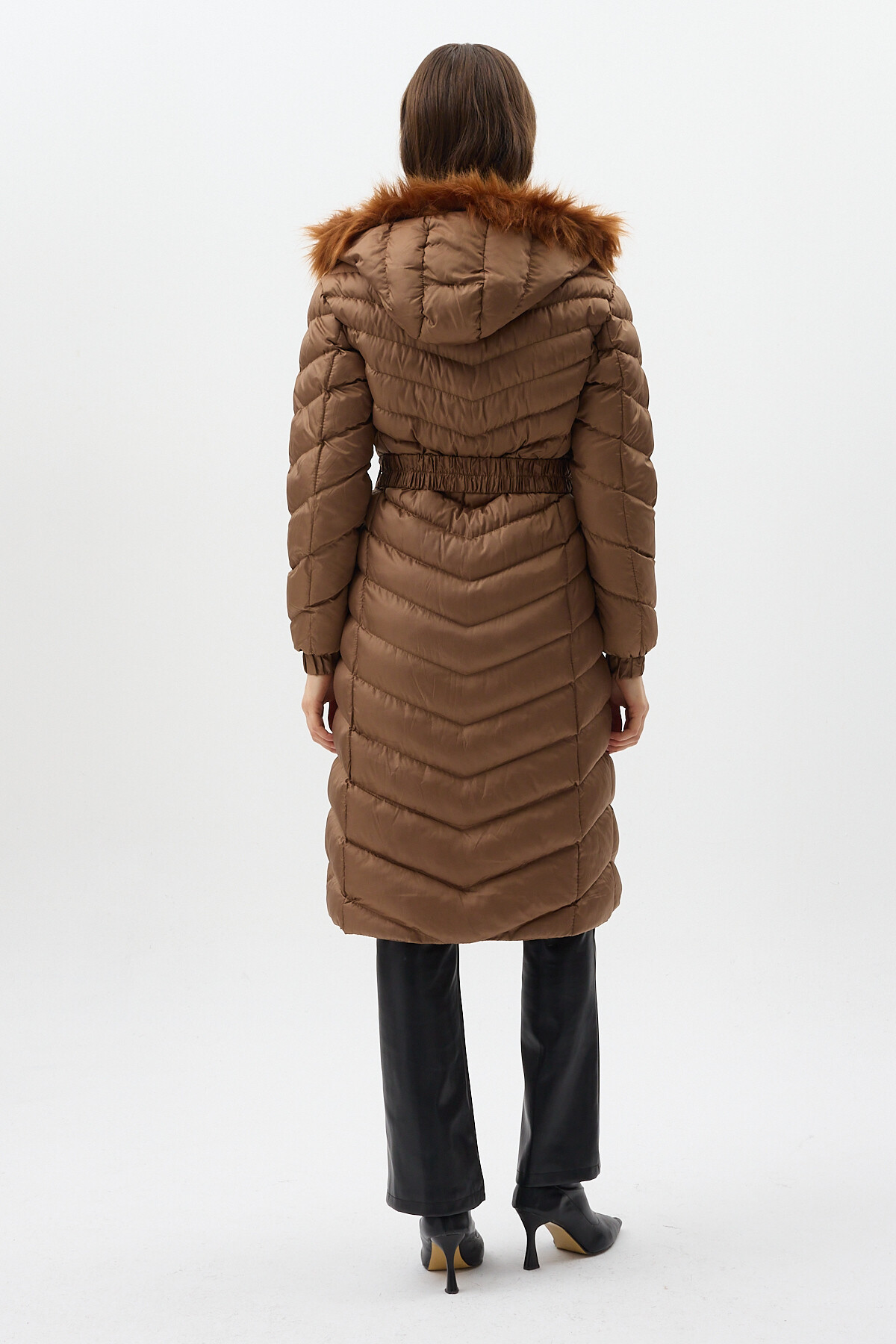 Taba Kürklü Kapüşonlu Uzun Şişme Kadın Mont 3410 - 5