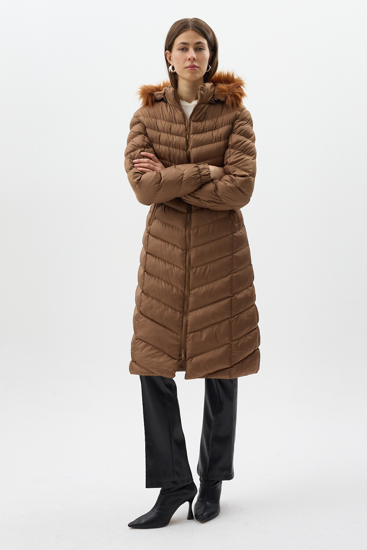Taba Kürklü Kapüşonlu Uzun Şişme Kadın Mont 3410 - 7